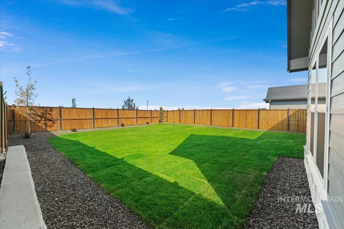11049 W Lahinch Ln, Kuna, Idaho 83634-0000, 3 Bedrooms, 2 Bathrooms, Residential For Sale, Price $579,880,MLS 98990207