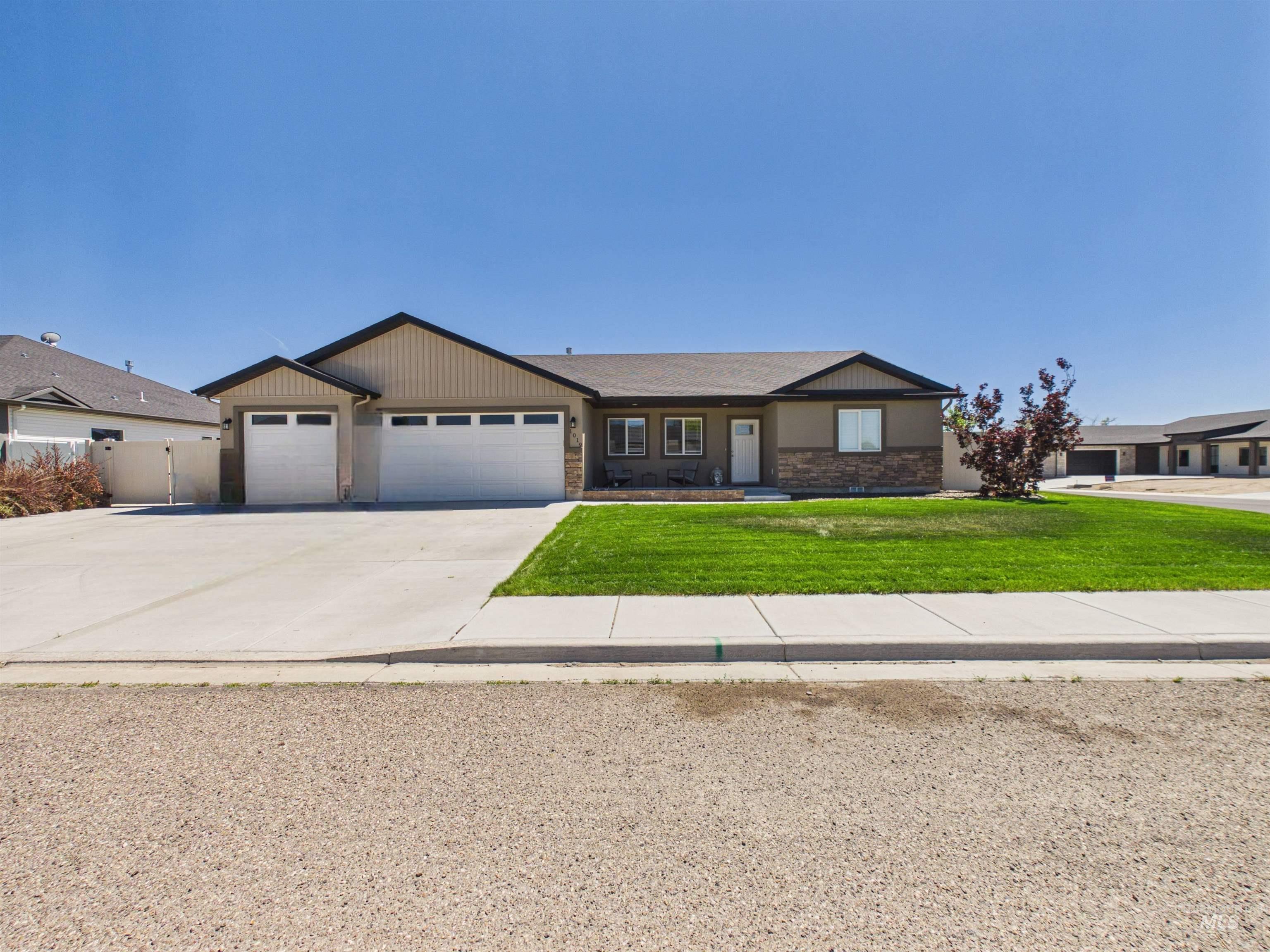 1019 Cooper St, Rupert, Idaho 83350, 4 Bedrooms, 2 Bathrooms, Residential For Sale, Price $449,500, 98990218