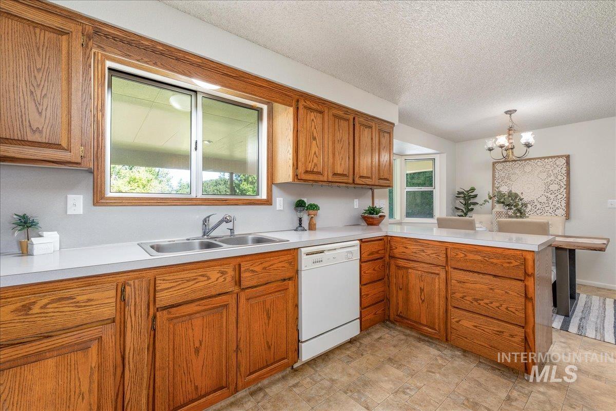 15610 Cantrice Ln, Caldwell, Idaho 83607, 4 Bedrooms, 2.5 Bathrooms, Residential For Sale, Price $425,000,MLS 98990226