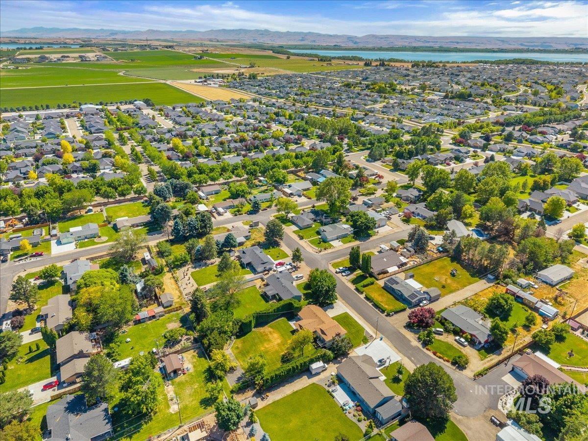 15610 Cantrice Ln, Caldwell, Idaho 83607, 4 Bedrooms, 2.5 Bathrooms, Residential For Sale, Price $425,000,MLS 98990226