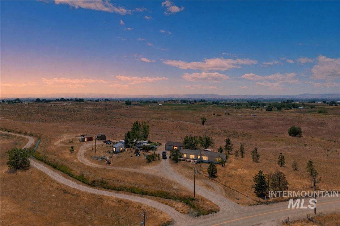 17903 Sand Hollow Rd, Caldwell, Idaho 83607, 3 Bedrooms, 2 Bathrooms, Residential For Sale, Price $799,000, 98990229