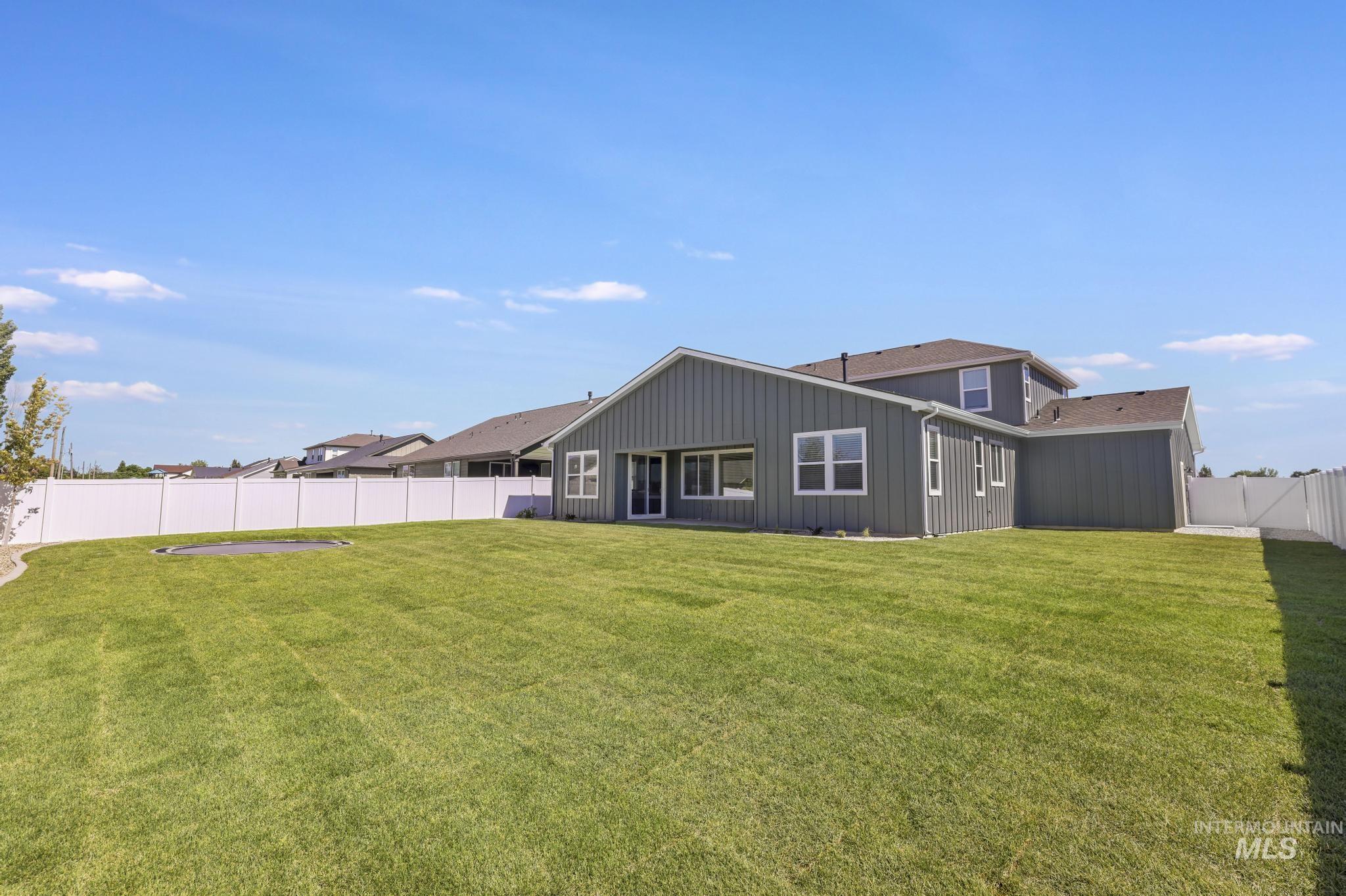 352 Maxine Lane W, Kimberly, Idaho 83341, 4 Bedrooms, 3.5 Bathrooms, Residential For Sale, Price $744,000,MLS 98990230
