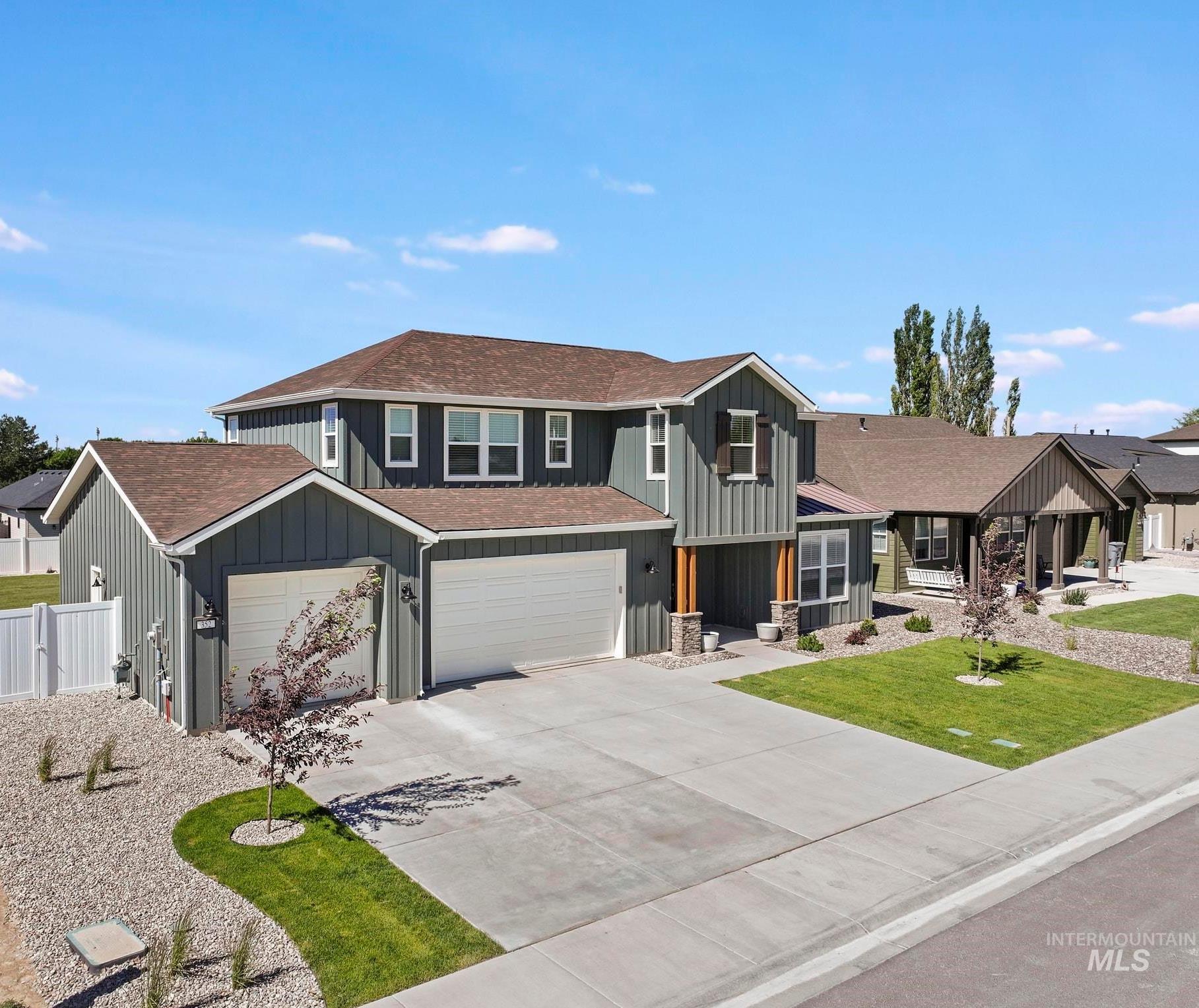 352 Maxine Lane W, Kimberly, Idaho 83341, 4 Bedrooms, 3.5 Bathrooms, Residential For Sale, Price $744,000,MLS 98990230
