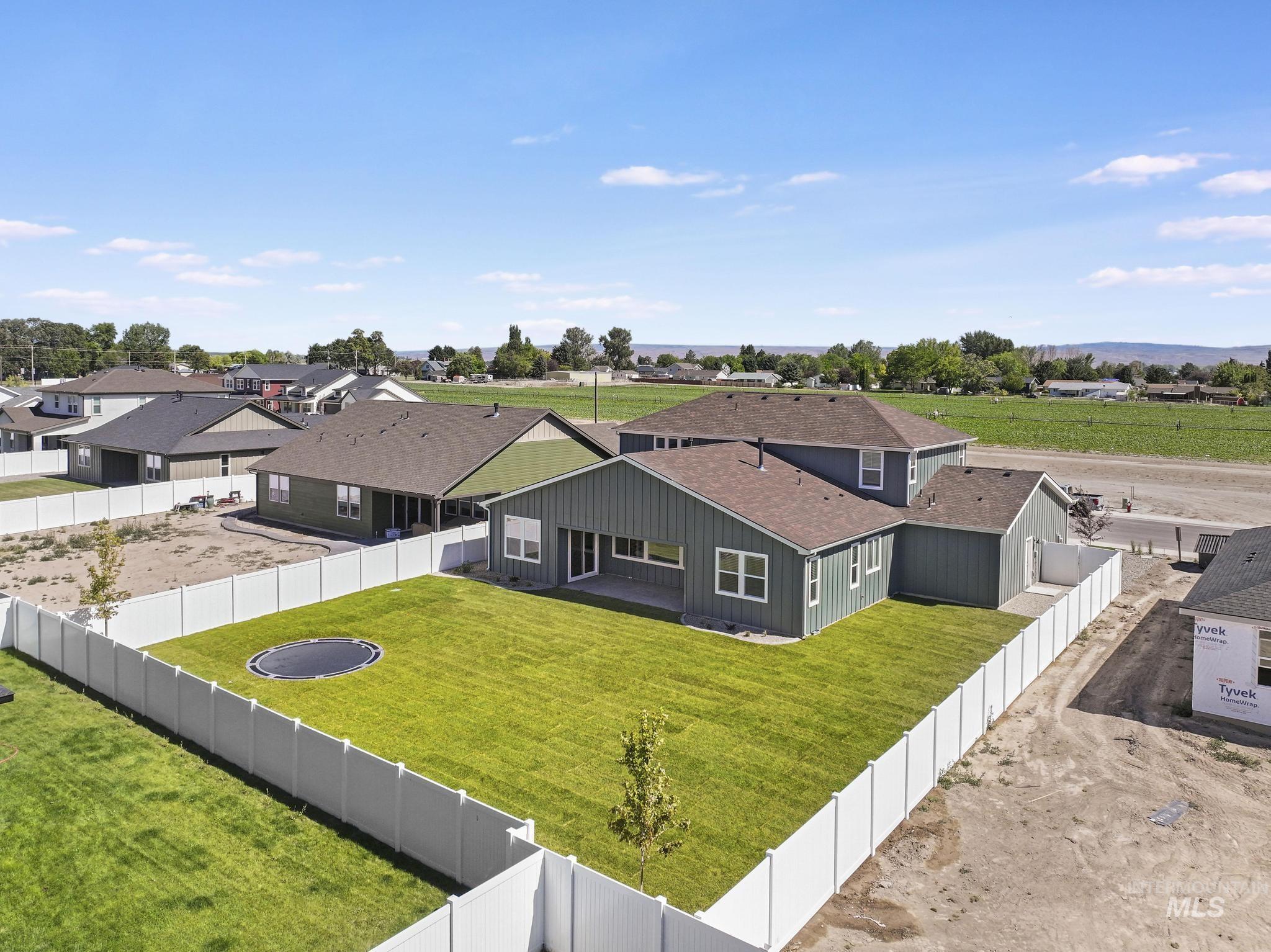 352 Maxine Lane W, Kimberly, Idaho 83341, 4 Bedrooms, 3.5 Bathrooms, Residential For Sale, Price $744,000,MLS 98990230