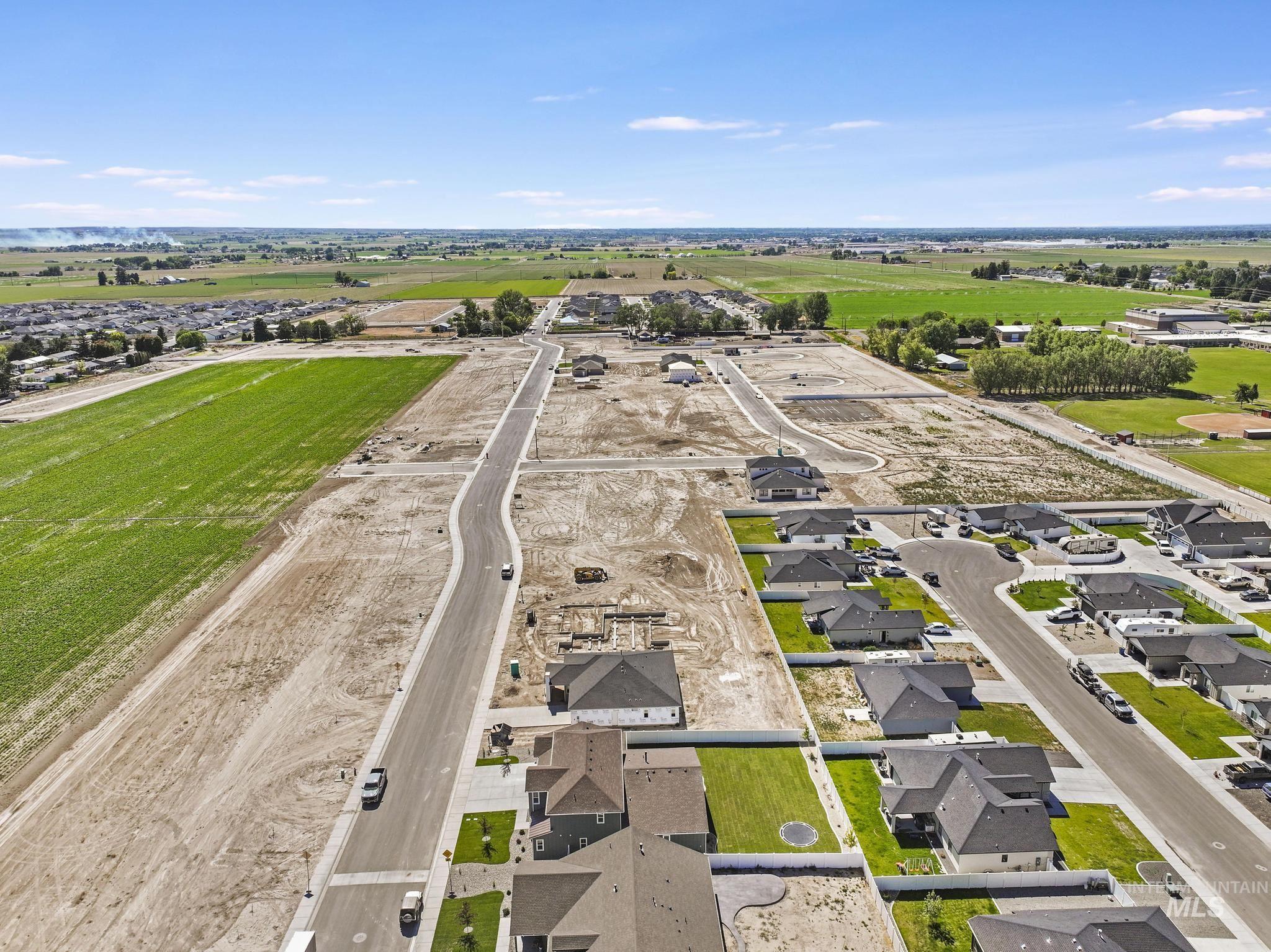352 Maxine Lane W, Kimberly, Idaho 83341, 4 Bedrooms, 3.5 Bathrooms, Residential For Sale, Price $744,000,MLS 98990230