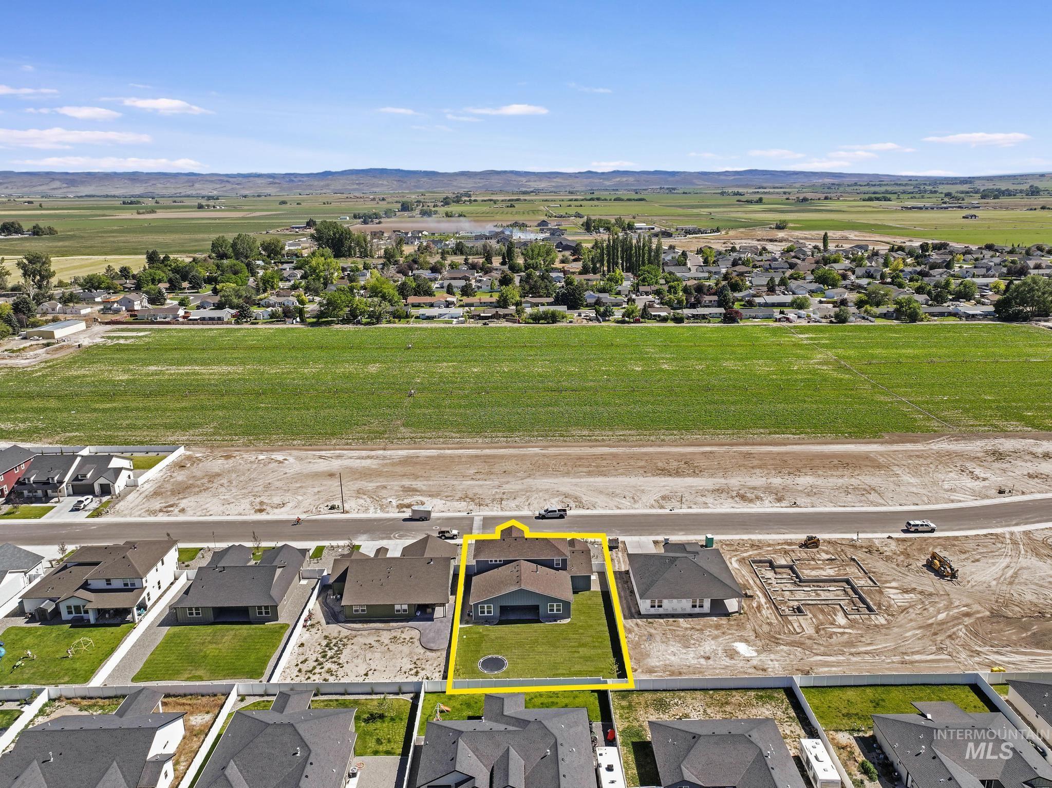352 Maxine Lane W, Kimberly, Idaho 83341, 4 Bedrooms, 3.5 Bathrooms, Residential For Sale, Price $744,000,MLS 98990230