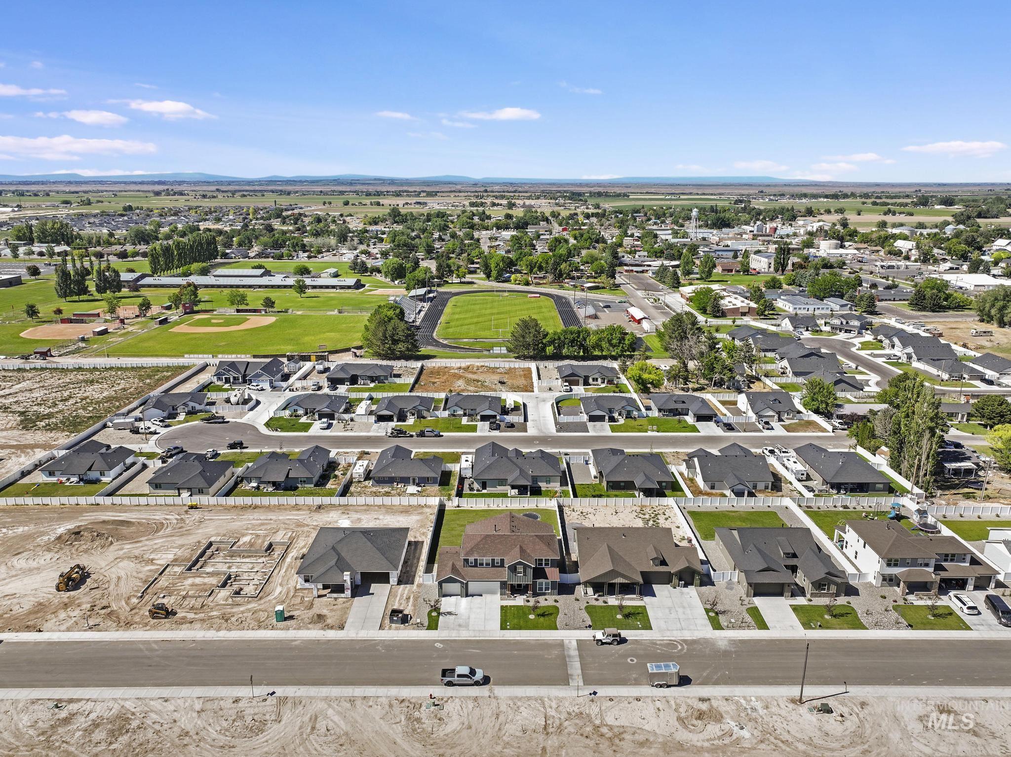 352 Maxine Lane W, Kimberly, Idaho 83341, 4 Bedrooms, 3.5 Bathrooms, Residential For Sale, Price $744,000,MLS 98990230