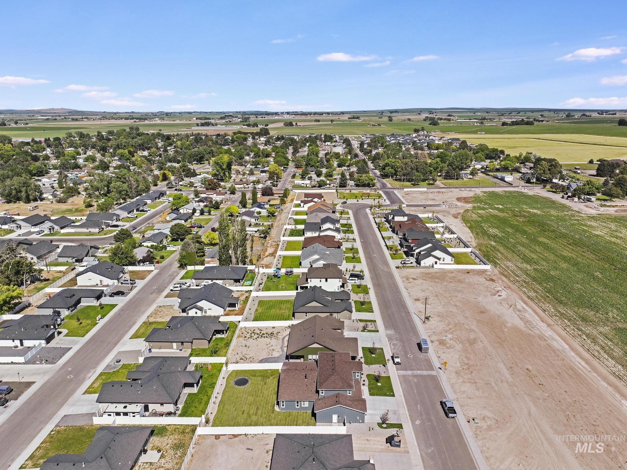 352 Maxine Lane W, Kimberly, Idaho 83341, 4 Bedrooms, 3.5 Bathrooms, Residential For Sale, Price $744,000,MLS 98990230