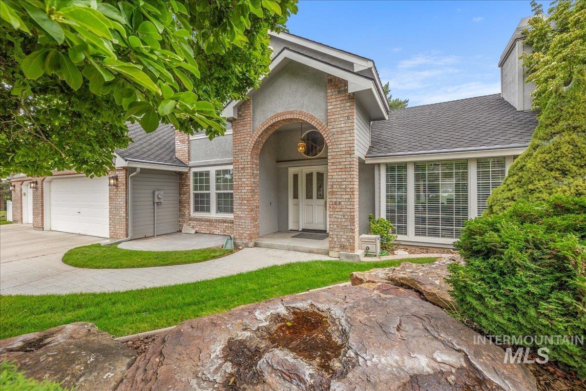 898 N Nicklaus Lane, Eagle, Idaho 83616, 4 Bedrooms, 3.5 Bathrooms, Residential For Sale, Price $675,000,MLS 98990232