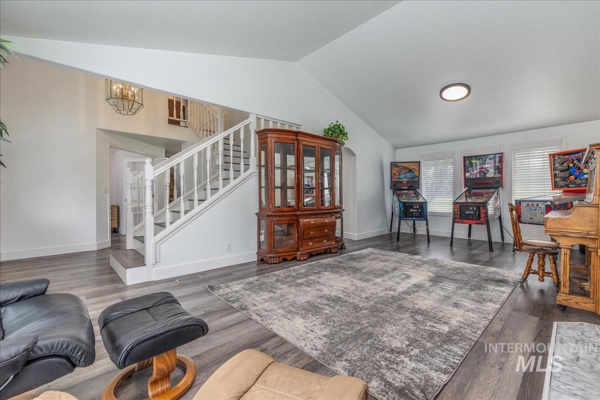 898 N Nicklaus Lane, Eagle, Idaho 83616, 4 Bedrooms, 3.5 Bathrooms, Residential For Sale, Price $675,000,MLS 98990232