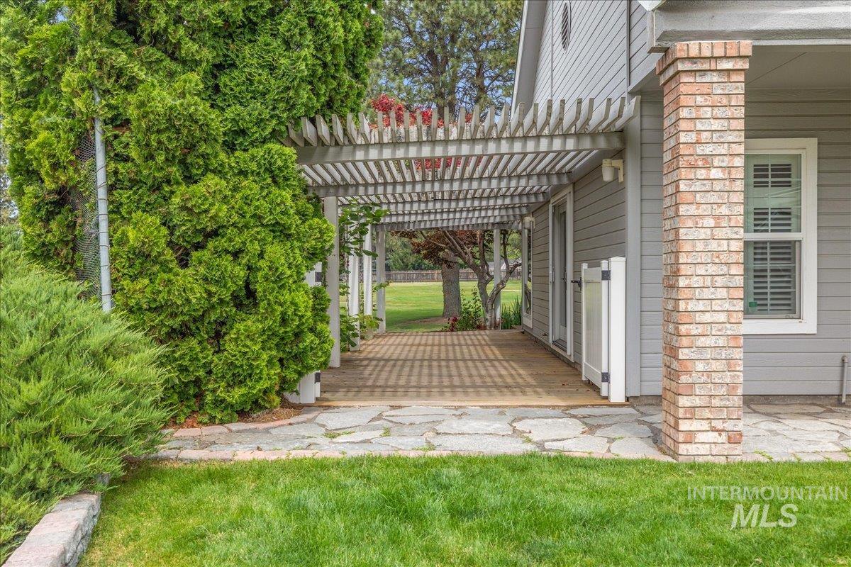898 N Nicklaus Lane, Eagle, Idaho 83616, 4 Bedrooms, 3.5 Bathrooms, Residential For Sale, Price $675,000,MLS 98990232