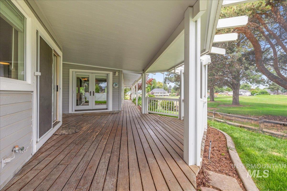 898 N Nicklaus Lane, Eagle, Idaho 83616, 4 Bedrooms, 3.5 Bathrooms, Residential For Sale, Price $675,000,MLS 98990232