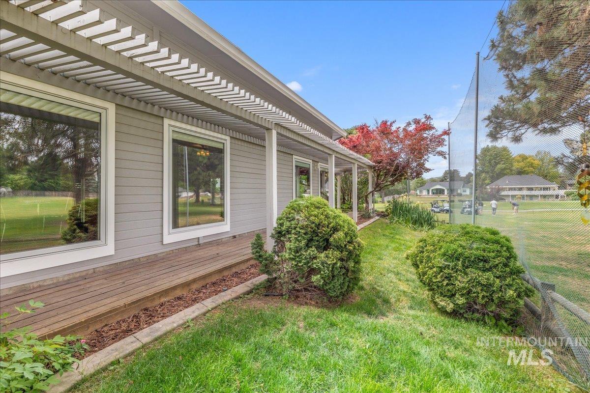898 N Nicklaus Lane, Eagle, Idaho 83616, 4 Bedrooms, 3.5 Bathrooms, Residential For Sale, Price $675,000,MLS 98990232
