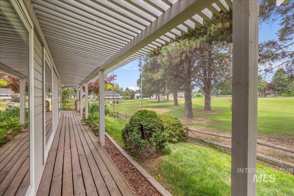 898 N Nicklaus Lane, Eagle, Idaho 83616, 4 Bedrooms, 3.5 Bathrooms, Residential For Sale, Price $675,000,MLS 98990232