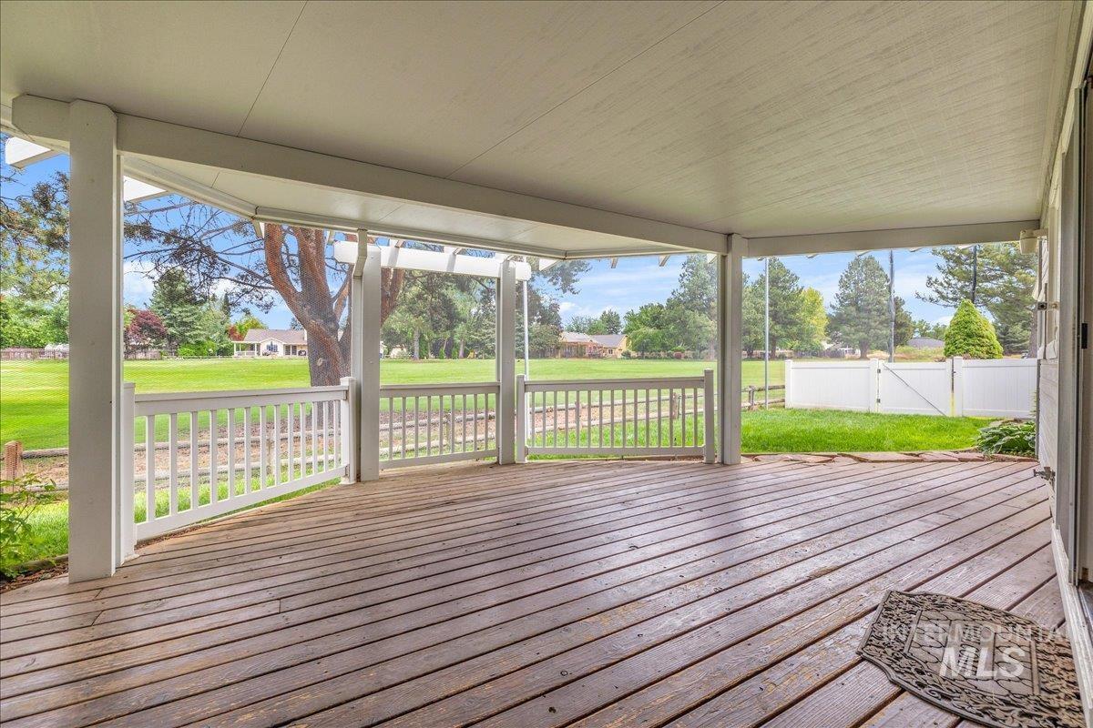 898 N Nicklaus Lane, Eagle, Idaho 83616, 4 Bedrooms, 3.5 Bathrooms, Residential For Sale, Price $675,000,MLS 98990232