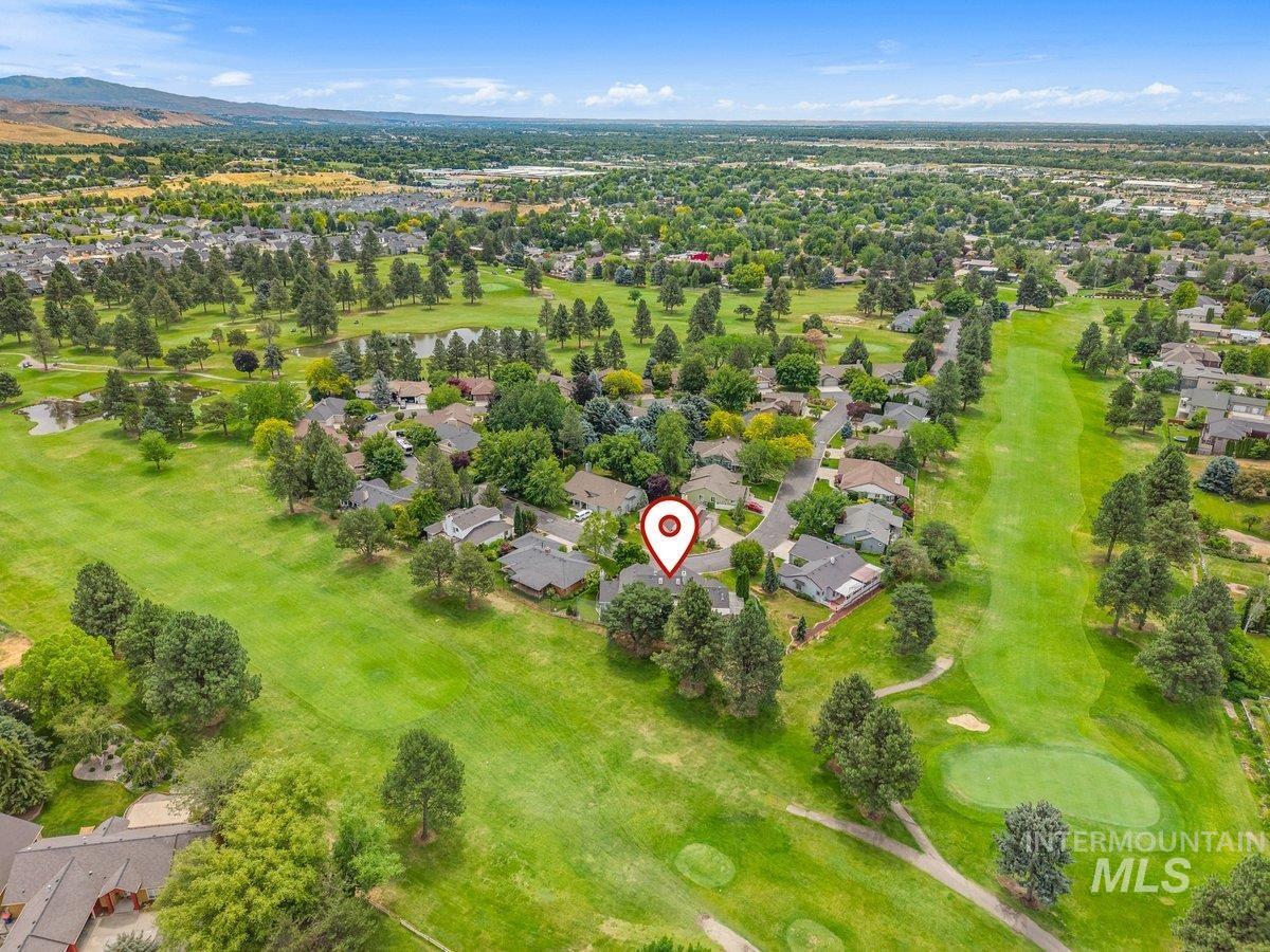 898 N Nicklaus Lane, Eagle, Idaho 83616, 4 Bedrooms, 3.5 Bathrooms, Residential For Sale, Price $675,000,MLS 98990232