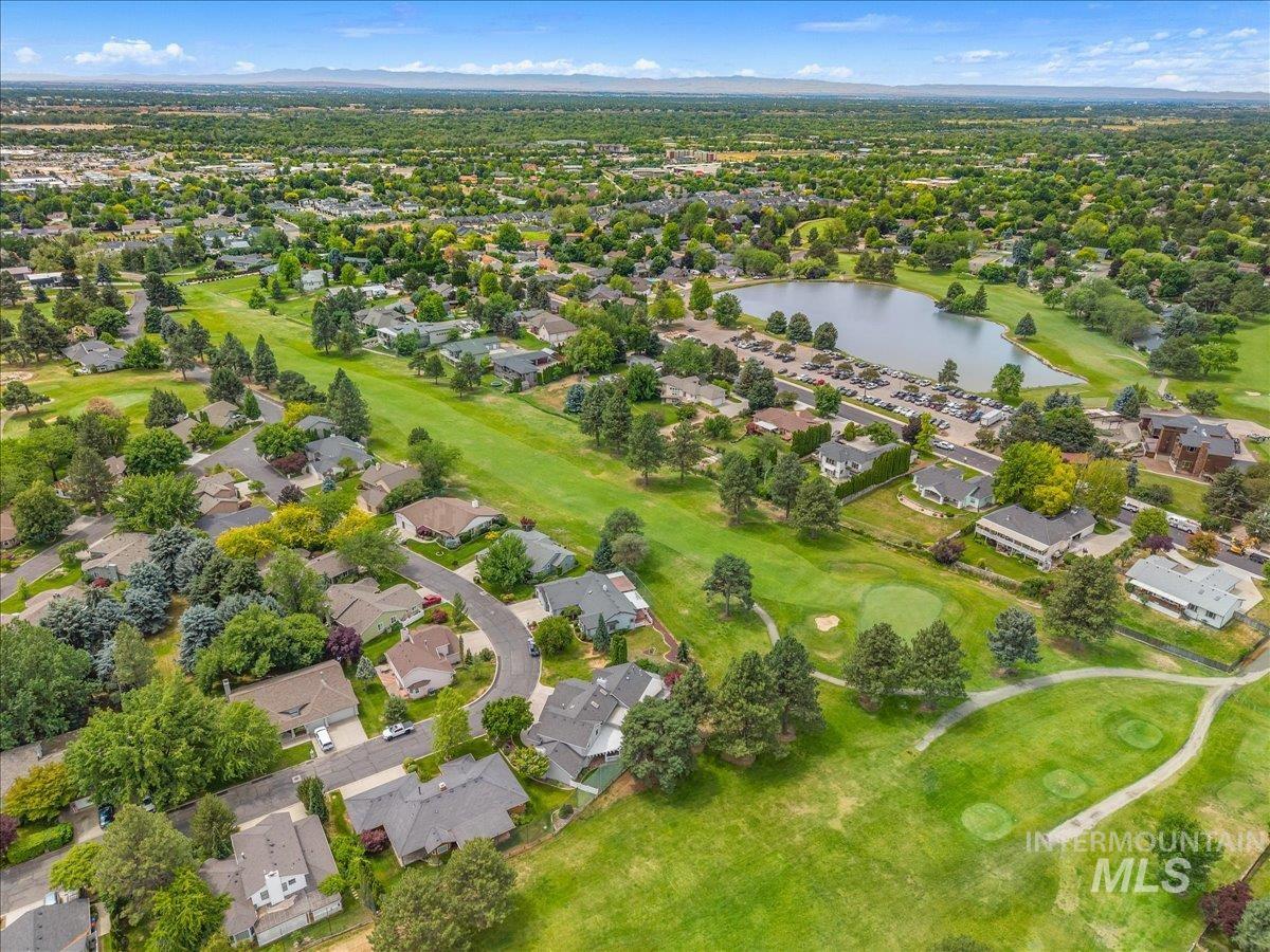 898 N Nicklaus Lane, Eagle, Idaho 83616, 4 Bedrooms, 3.5 Bathrooms, Residential For Sale, Price $675,000,MLS 98990232