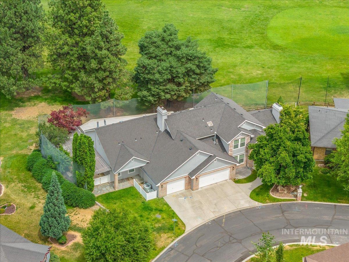 898 N Nicklaus Lane, Eagle, Idaho 83616, 4 Bedrooms, 3.5 Bathrooms, Residential For Sale, Price $675,000,MLS 98990232