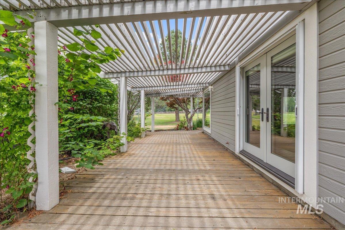 898 N Nicklaus Lane, Eagle, Idaho 83616, 4 Bedrooms, 3.5 Bathrooms, Residential For Sale, Price $675,000,MLS 98990232