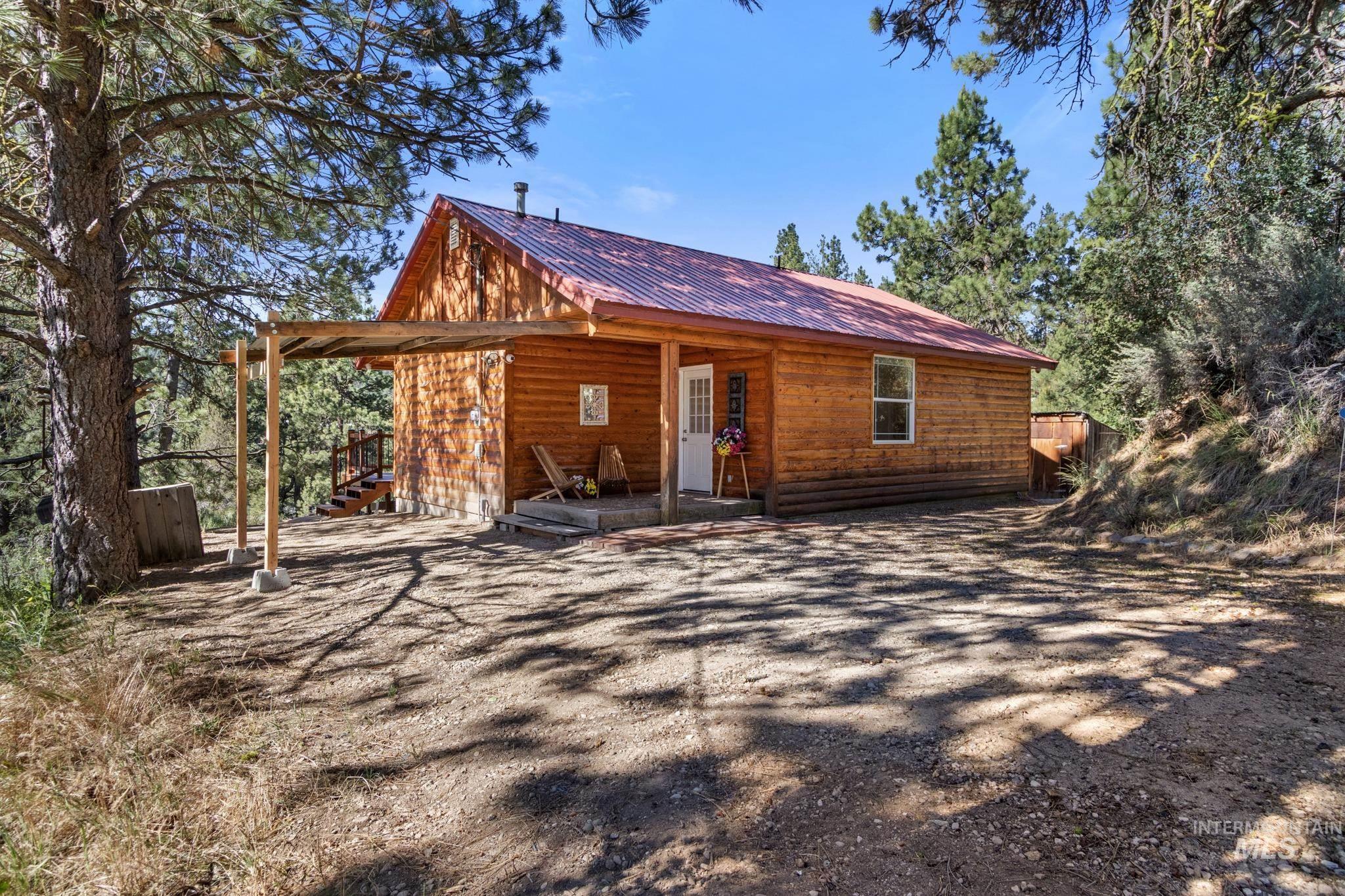 24 Deadmans Gulch, Boise, Idaho 83716, 2 Bedrooms, 1 Bathroom, Residential For Sale, Price $379,000,MLS 98990234