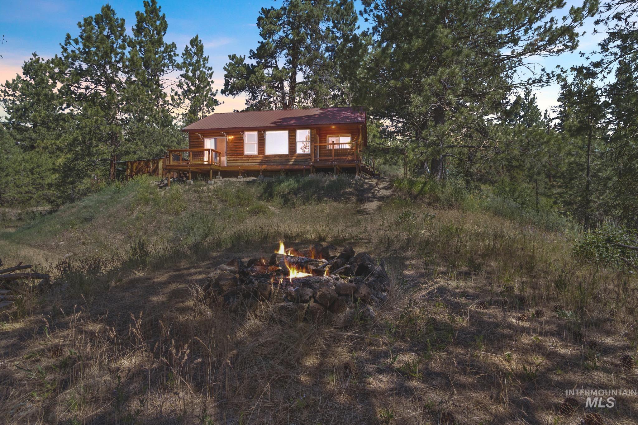 24 Deadmans Gulch, Boise, Idaho 83716, 2 Bedrooms, 1 Bathroom, Residential For Sale, Price $379,000,MLS 98990234