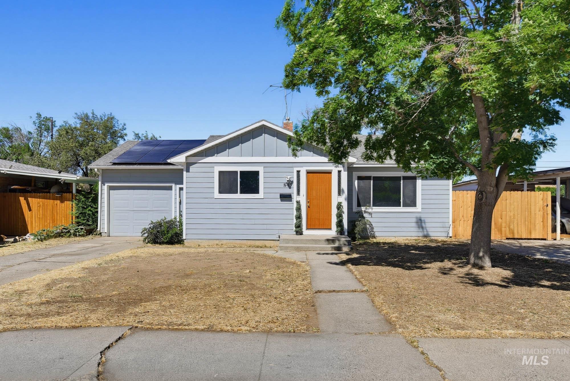 845 N 7th East, Mountain Home, Idaho 83647, 4 Bedrooms, 2 Bathrooms, Residential For Sale, Price $335,000,MLS 98990238
