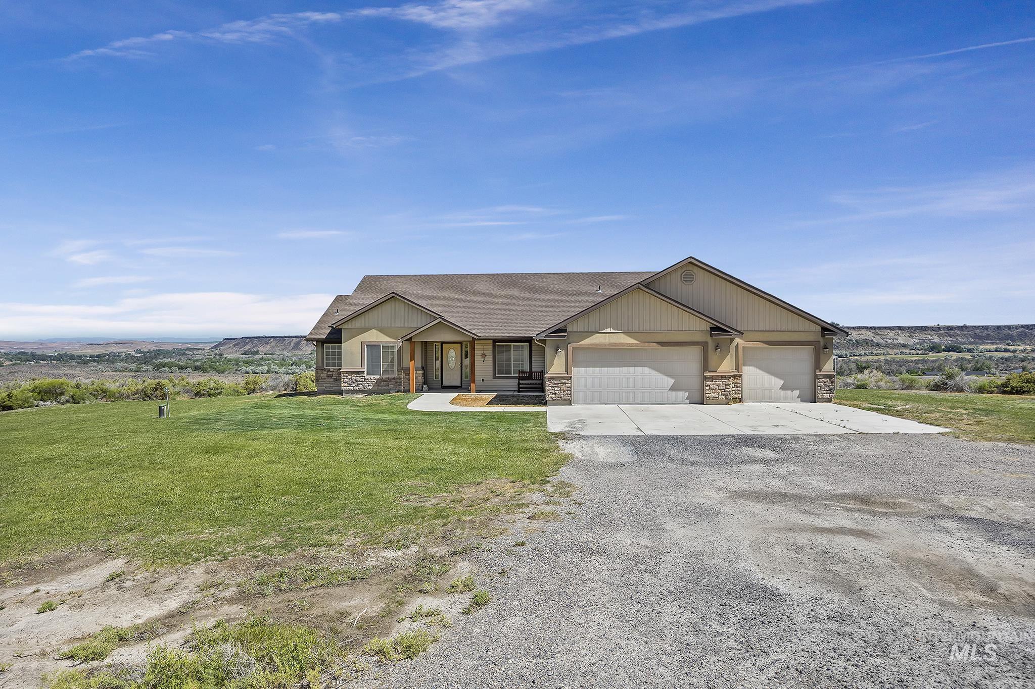 4531 N 1250 E, Buhl, Idaho 83316, 4 Bedrooms, 2 Bathrooms, Residential For Sale, Price $587,000, 98990243