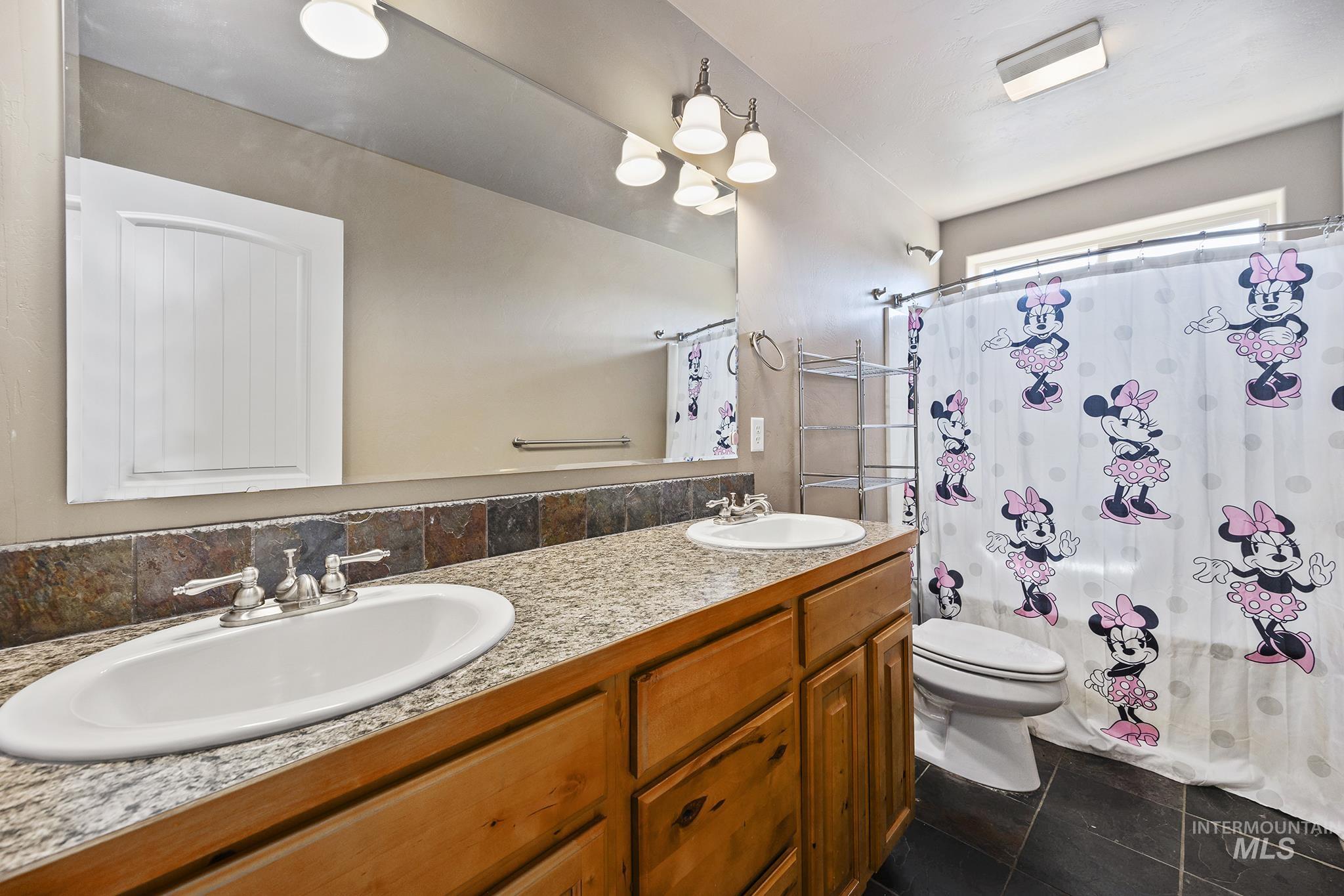 4531 N 1250 E, Buhl, Idaho 83316, 4 Bedrooms, 2 Bathrooms, Residential For Sale, Price $587,000, 98990243