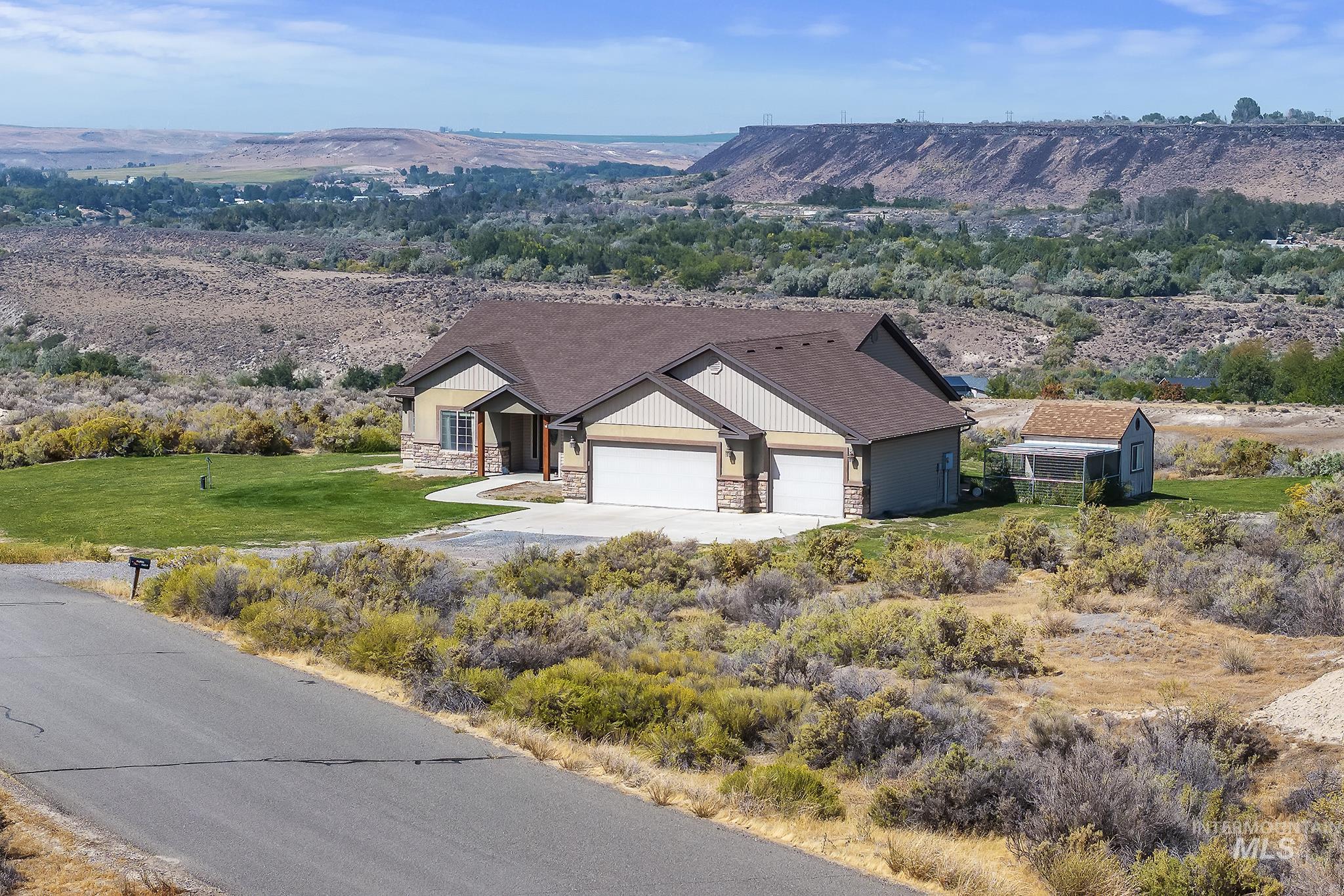 4531 N 1250 E, Buhl, Idaho 83316, 4 Bedrooms, 2 Bathrooms, Residential For Sale, Price $587,000, 98990243