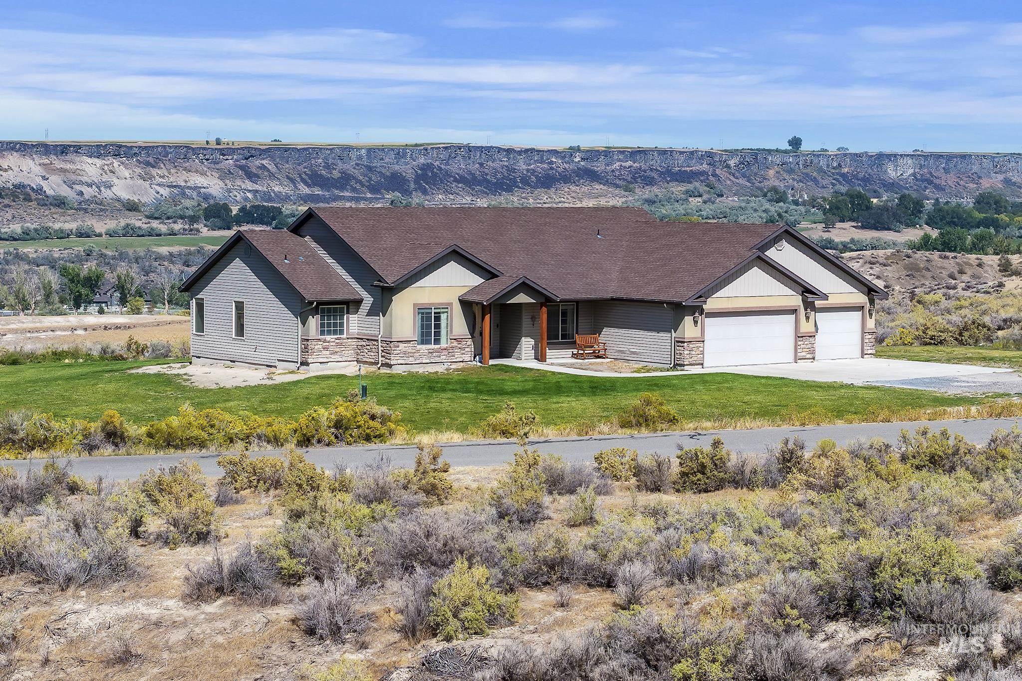 4531 N 1250 E, Buhl, Idaho 83316, 4 Bedrooms, 2 Bathrooms, Residential For Sale, Price $587,000, 98990243