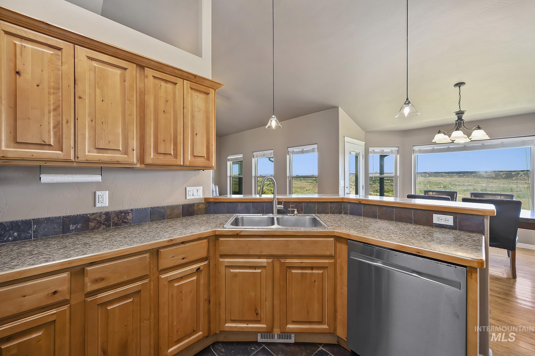 4531 N 1250 E, Buhl, Idaho 83316, 4 Bedrooms, 2 Bathrooms, Residential For Sale, Price $587,000, 98990243