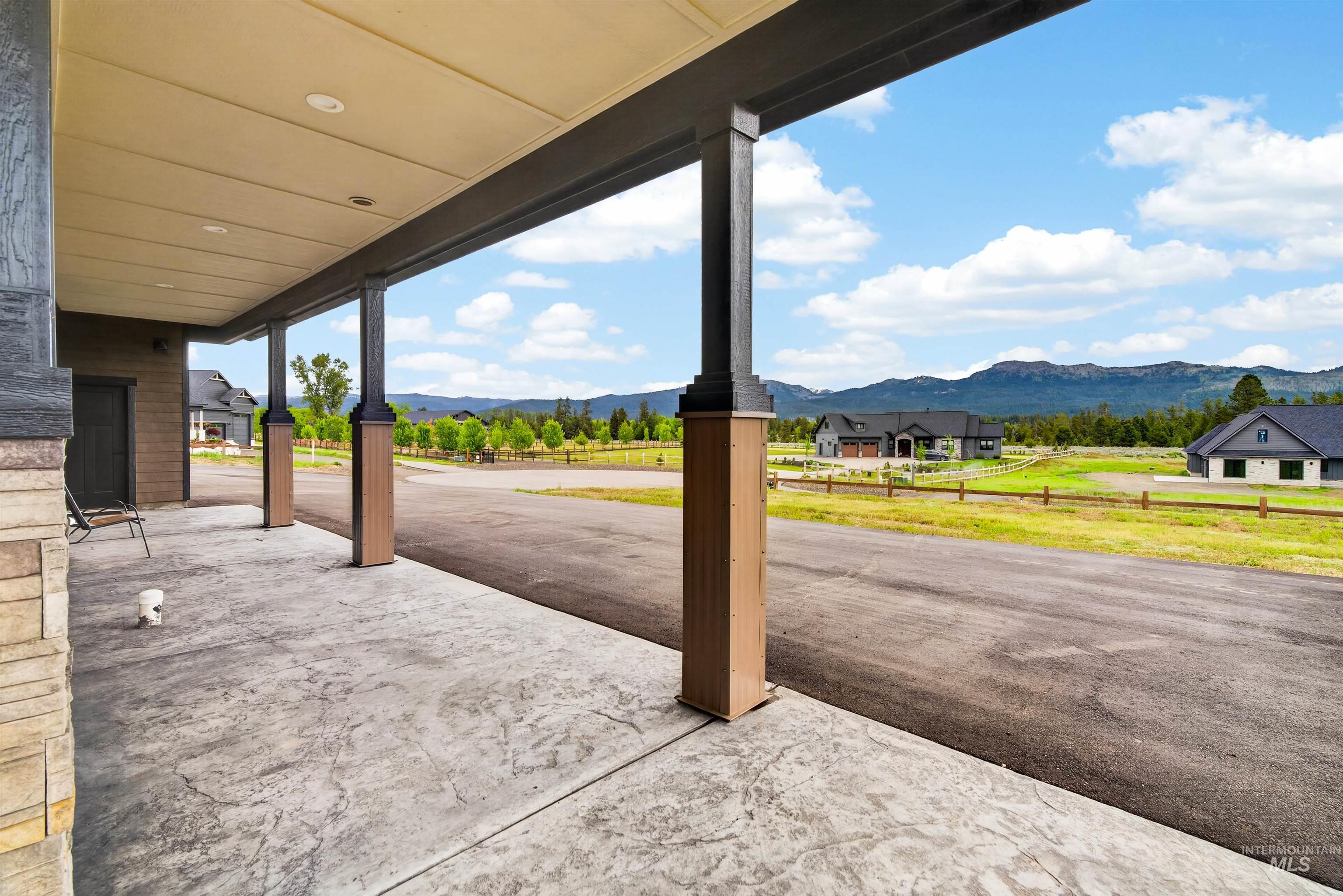 13911 Sky View Ct, McCall, Idaho 83638, 2 Bedrooms, 2 Bathrooms, Residential For Sale, Price $885,000,MLS 98990254