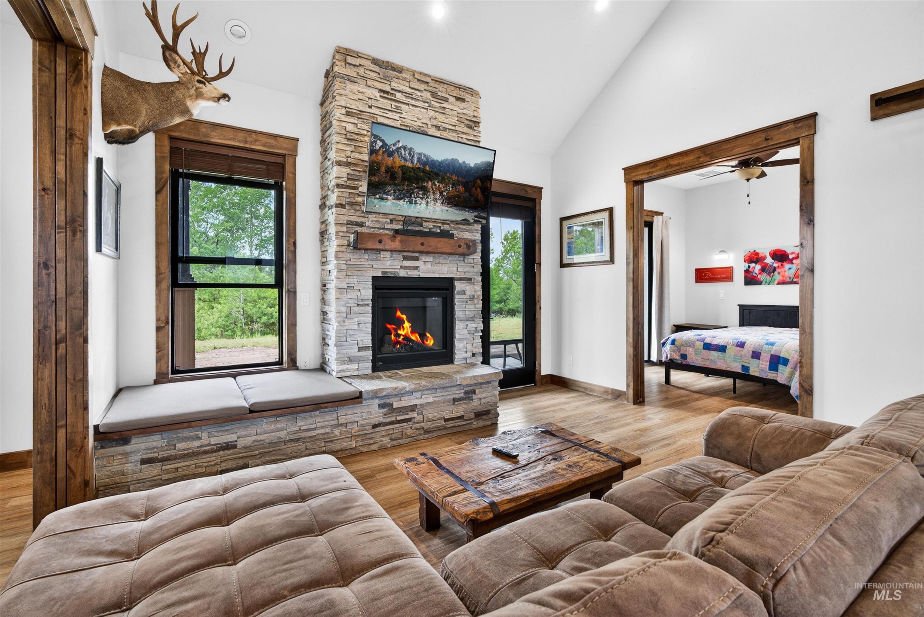 13911 Sky View Ct, McCall, Idaho 83638, 2 Bedrooms, 2 Bathrooms, Residential For Sale, Price $885,000,MLS 98990254