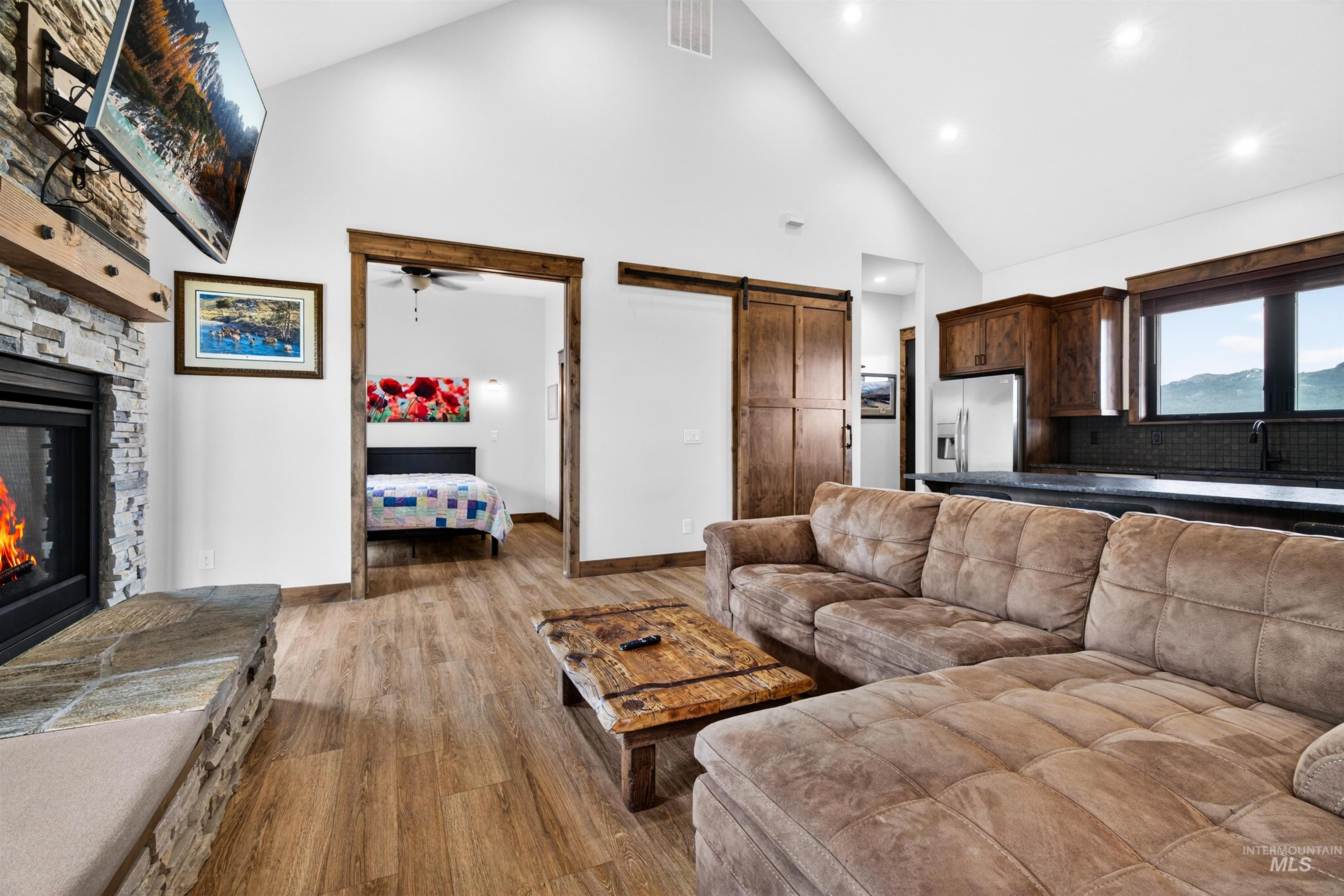 13911 Sky View Ct, McCall, Idaho 83638, 2 Bedrooms, 2 Bathrooms, Residential For Sale, Price $885,000,MLS 98990254