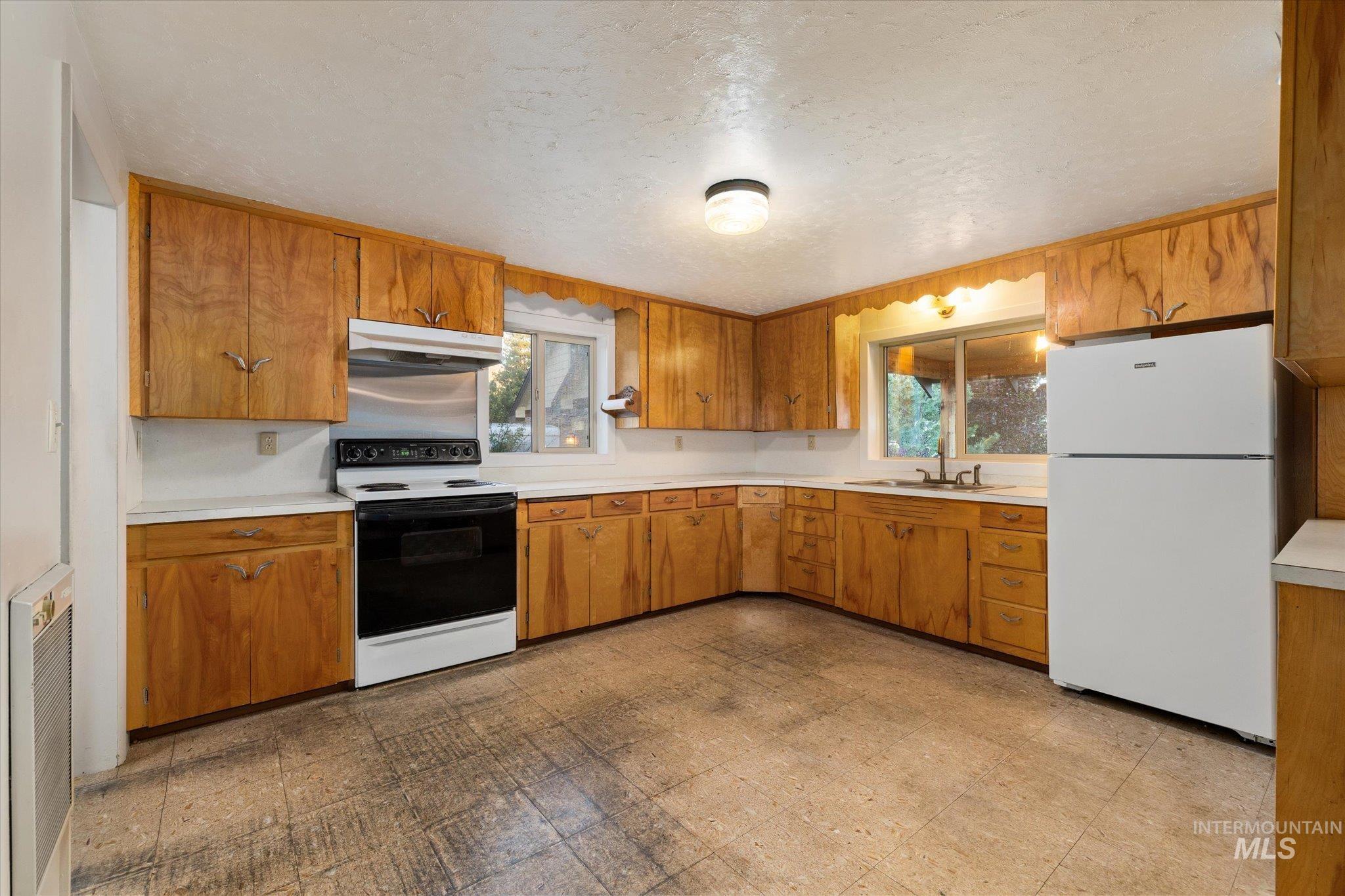 13029 DeLayne Rd, Donnelly, Idaho 83615, 5 Bedrooms, 1 Bathroom, Residential For Sale, Price $1,295,000, 98990256