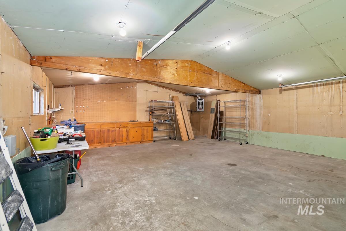 2330 S Quicksilver St, Boise, Idaho 83705, 4 Bedrooms, 2 Bathrooms, Residential For Sale, Price $525,000,MLS 98990257