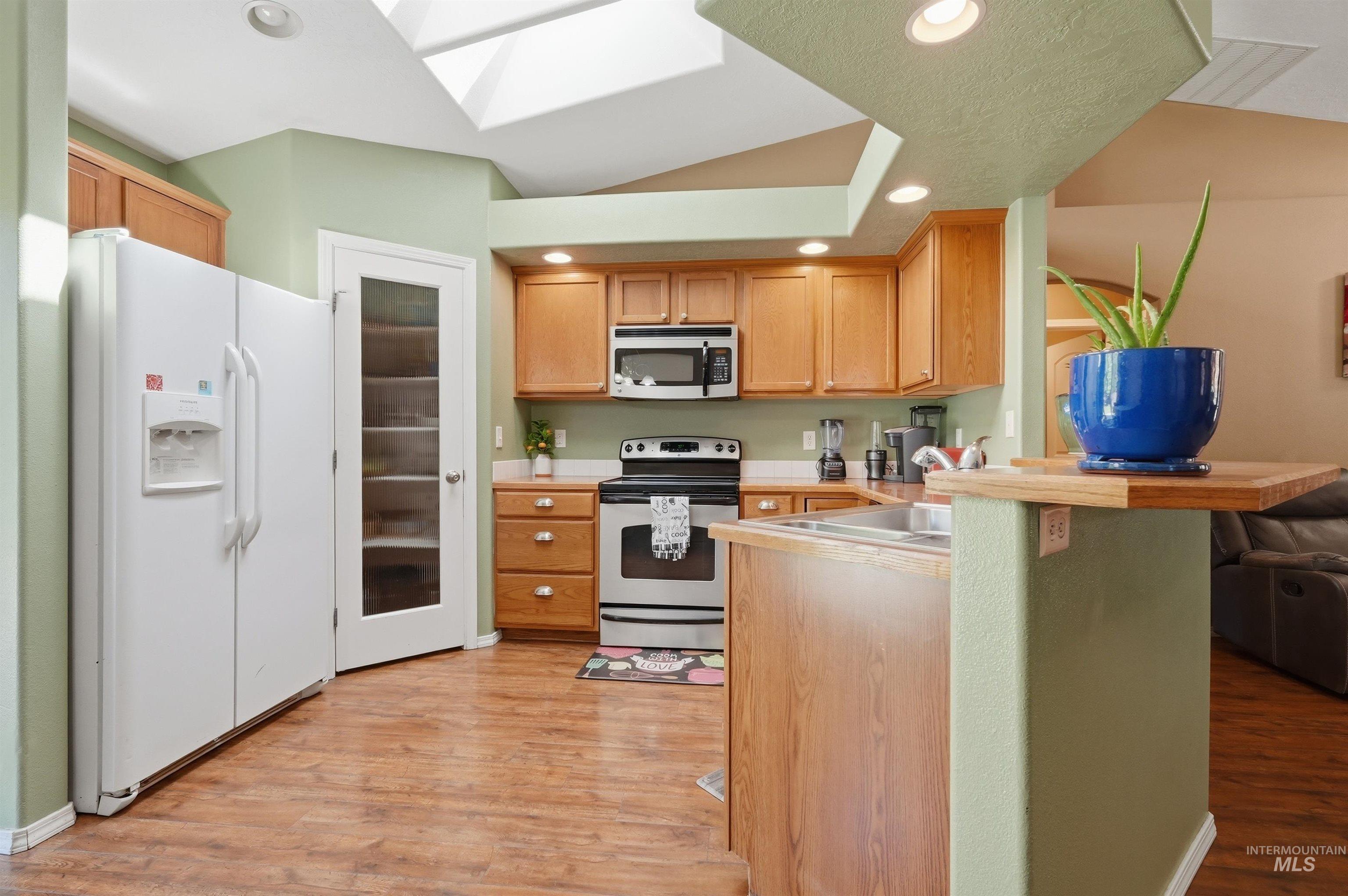 16826 NE Yorkshire Ln, Nampa, Idaho 83687, 3 Bedrooms, 2.5 Bathrooms, Residential For Sale, Price $380,000,MLS 98990261
