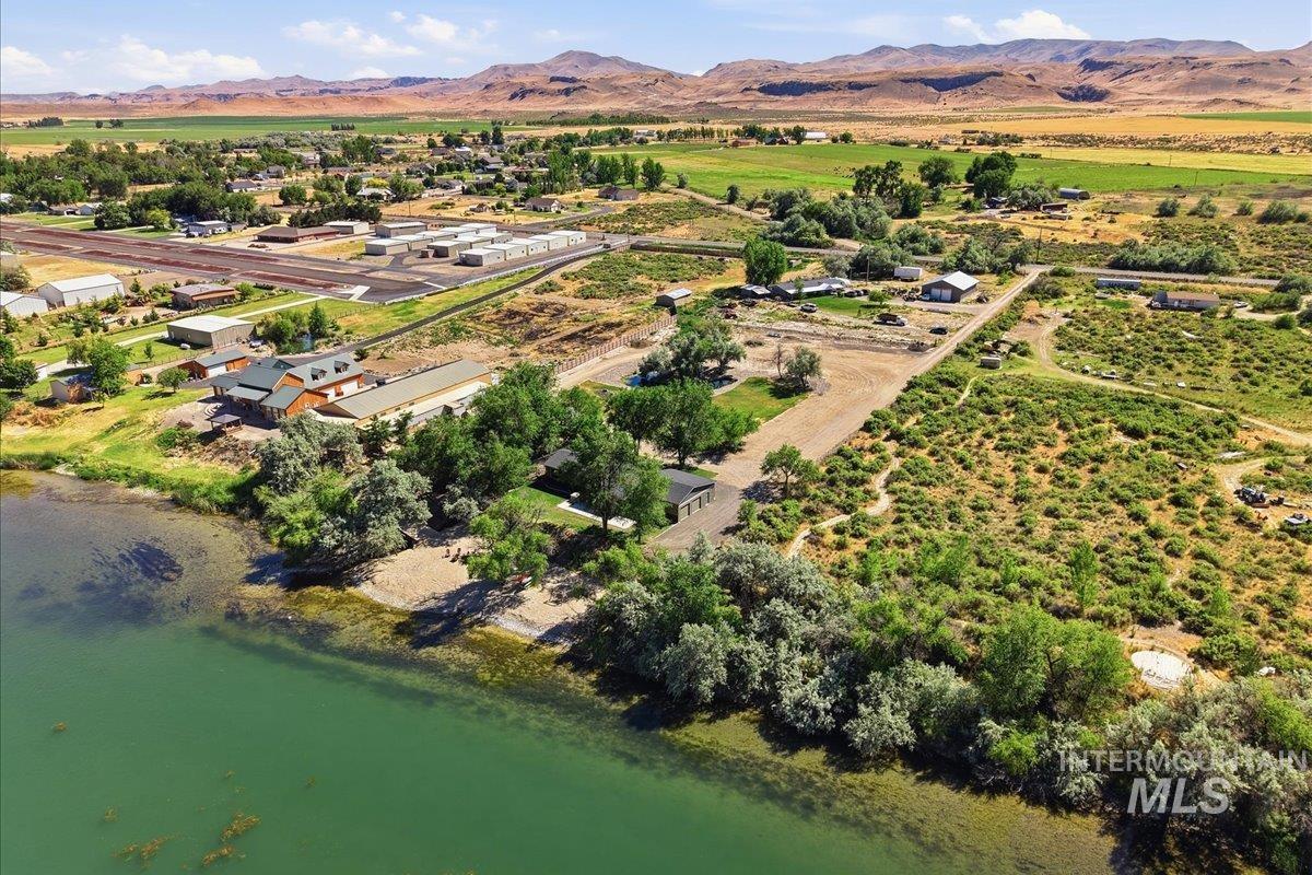 11086 State Highway 78, Melba, Idaho 83641, 2 Bedrooms, 2 Bathrooms, Residential For Sale, Price $849,000,MLS 98990265