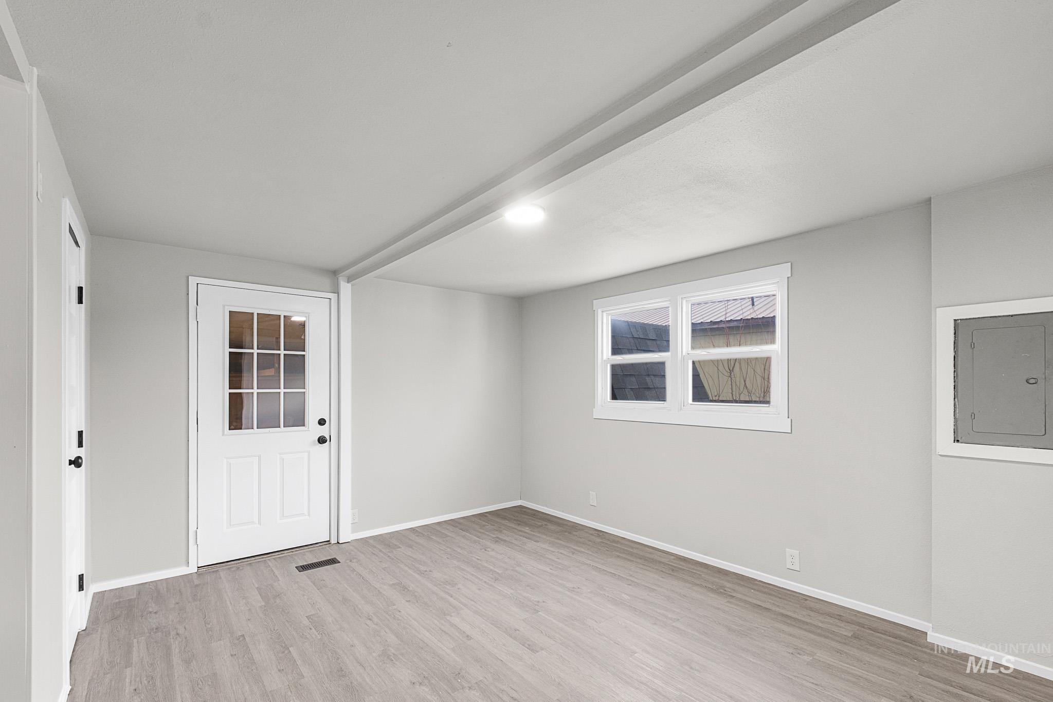 69 S Rose Circle, Meridian, Idaho 83642, 3 Bedrooms, 2 Bathrooms, Residential For Sale, Price $284,900,MLS 98990269