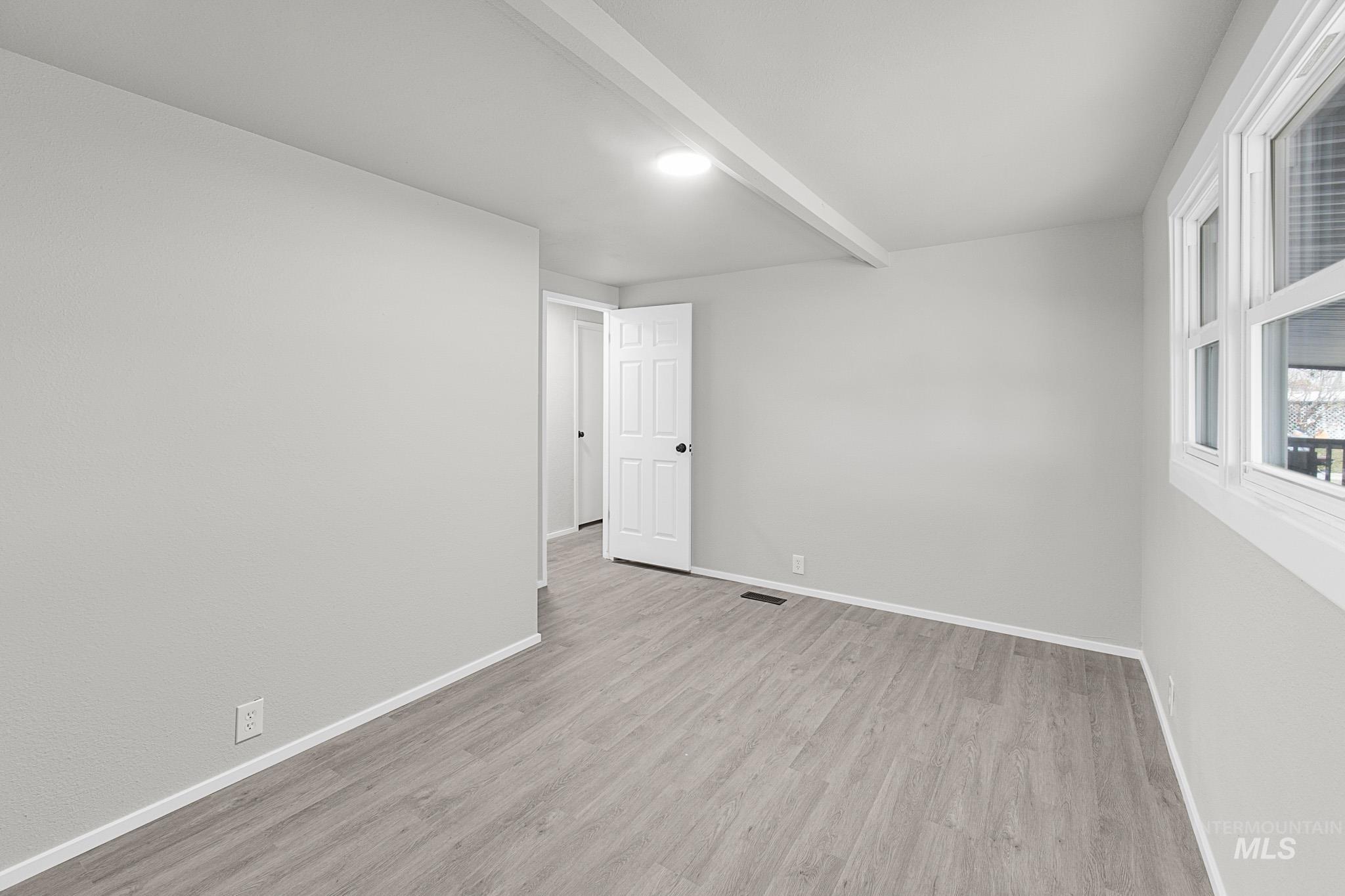 69 S Rose Circle, Meridian, Idaho 83642, 3 Bedrooms, 2 Bathrooms, Residential For Sale, Price $284,900,MLS 98990269