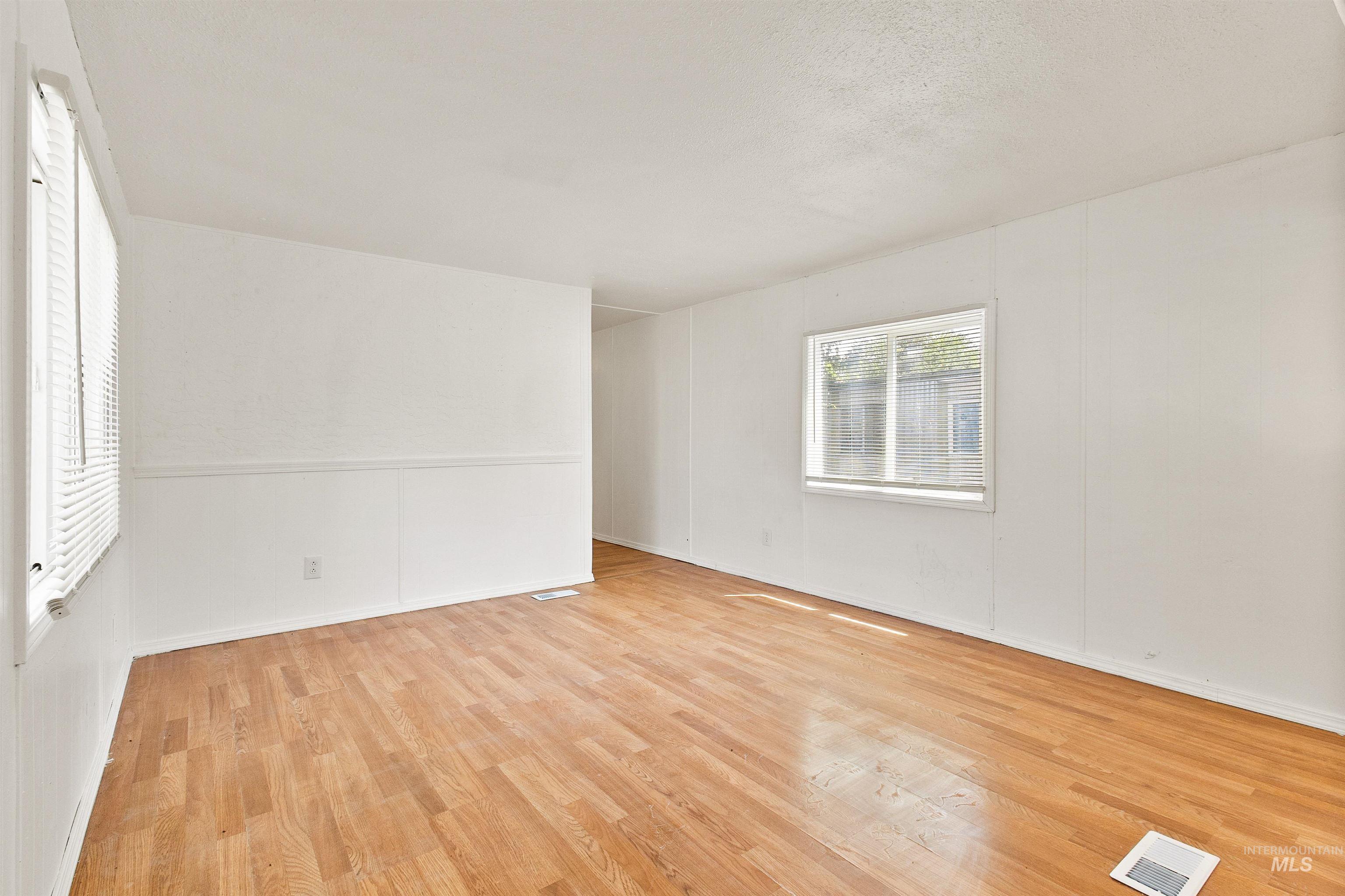 408 E 51St St, Garden City, Idaho 83714, 2 Bedrooms, 1 Bathroom, Residential For Sale, Price $59,900,MLS 98990272