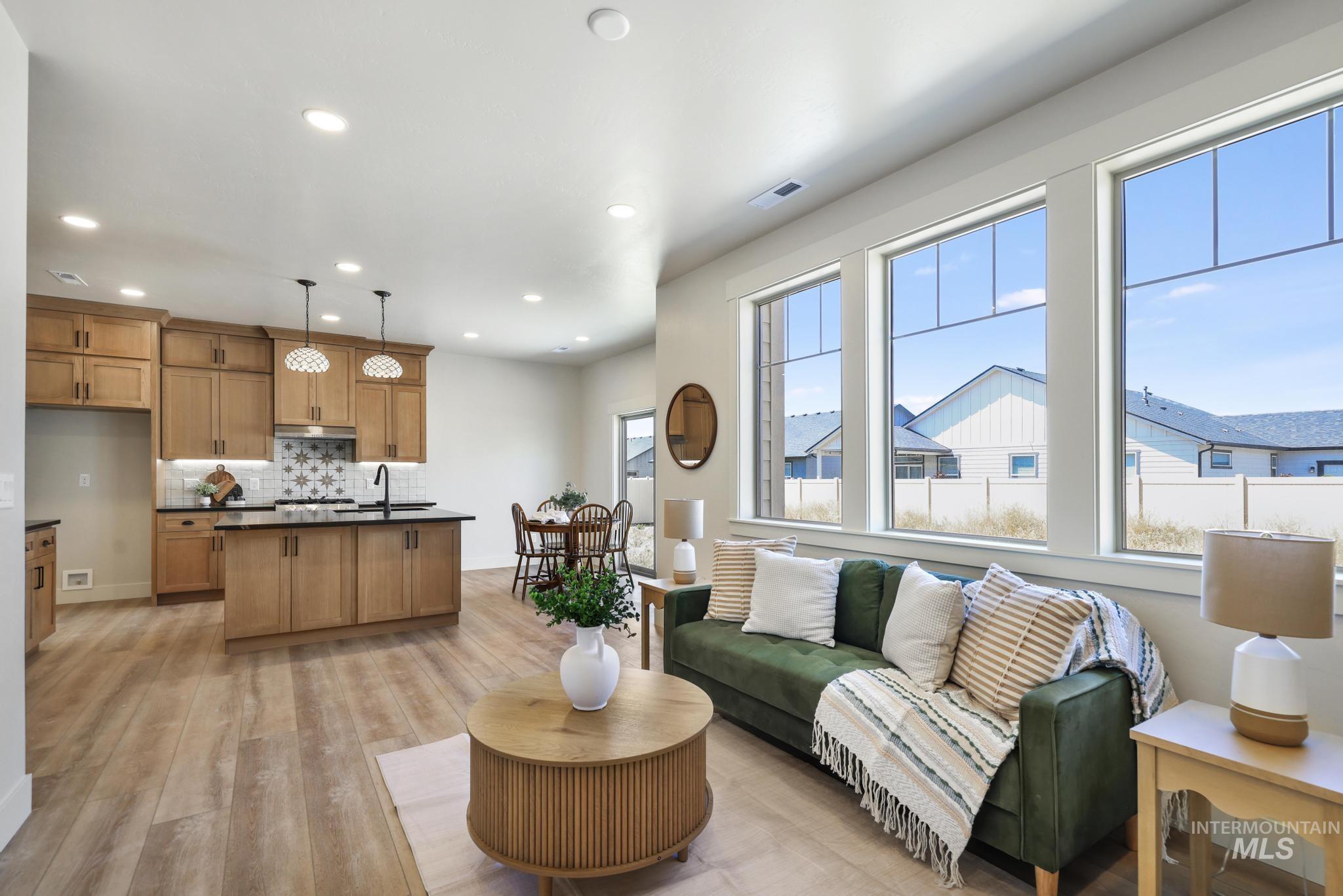 918 Quartz RD, Kimberly, Idaho 83341-2057, 3 Bedrooms, 2.5 Bathrooms, Residential For Sale, Price $559,900,MLS 98990274