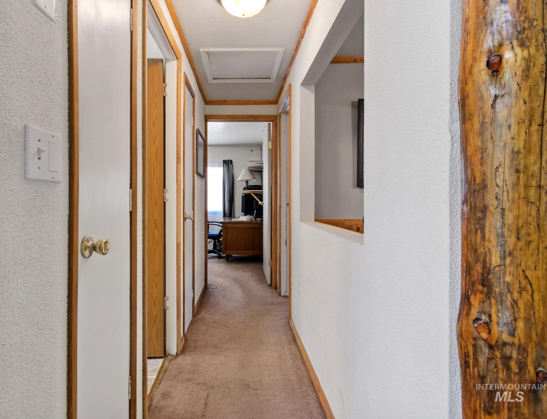29 Beaver Creek Rd, Boise, Idaho 83716-3323, 3 Bedrooms, 2 Bathrooms, Residential For Sale, Price $249,900, 98990280