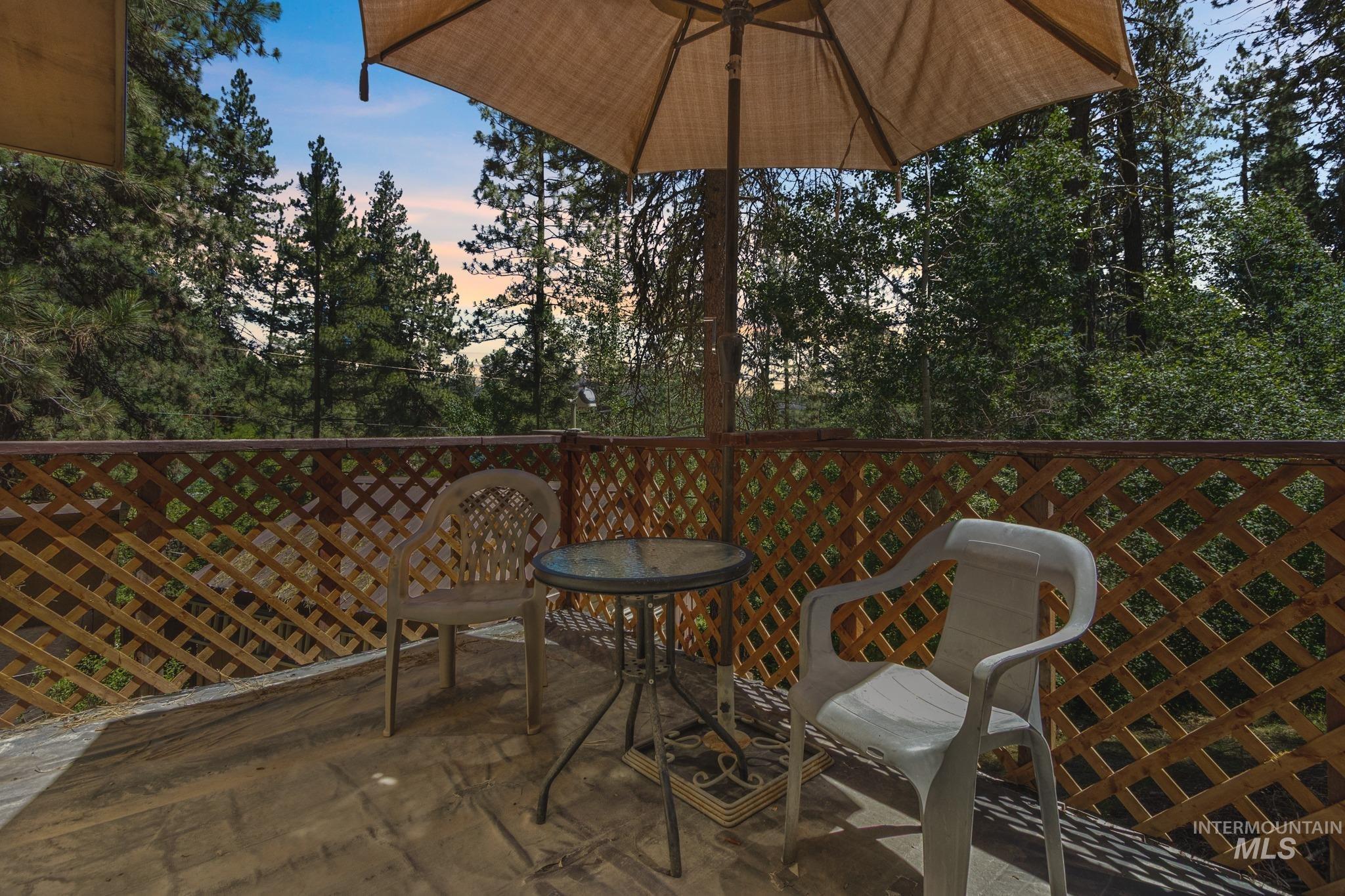 29 Beaver Creek Rd, Boise, Idaho 83716-3323, 3 Bedrooms, 2 Bathrooms, Residential For Sale, Price $249,900, 98990280