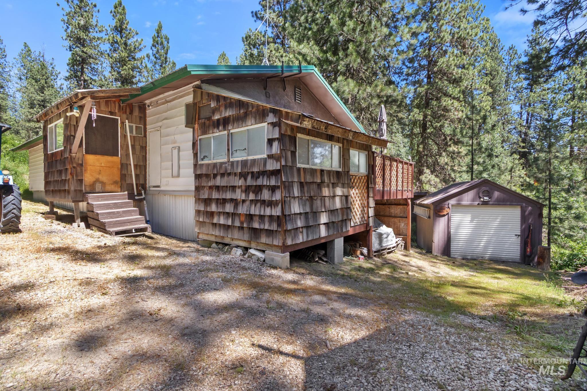 29 Beaver Creek Rd, Boise, Idaho 83716-3323, 3 Bedrooms, 2 Bathrooms, Residential For Sale, Price $249,900, 98990280