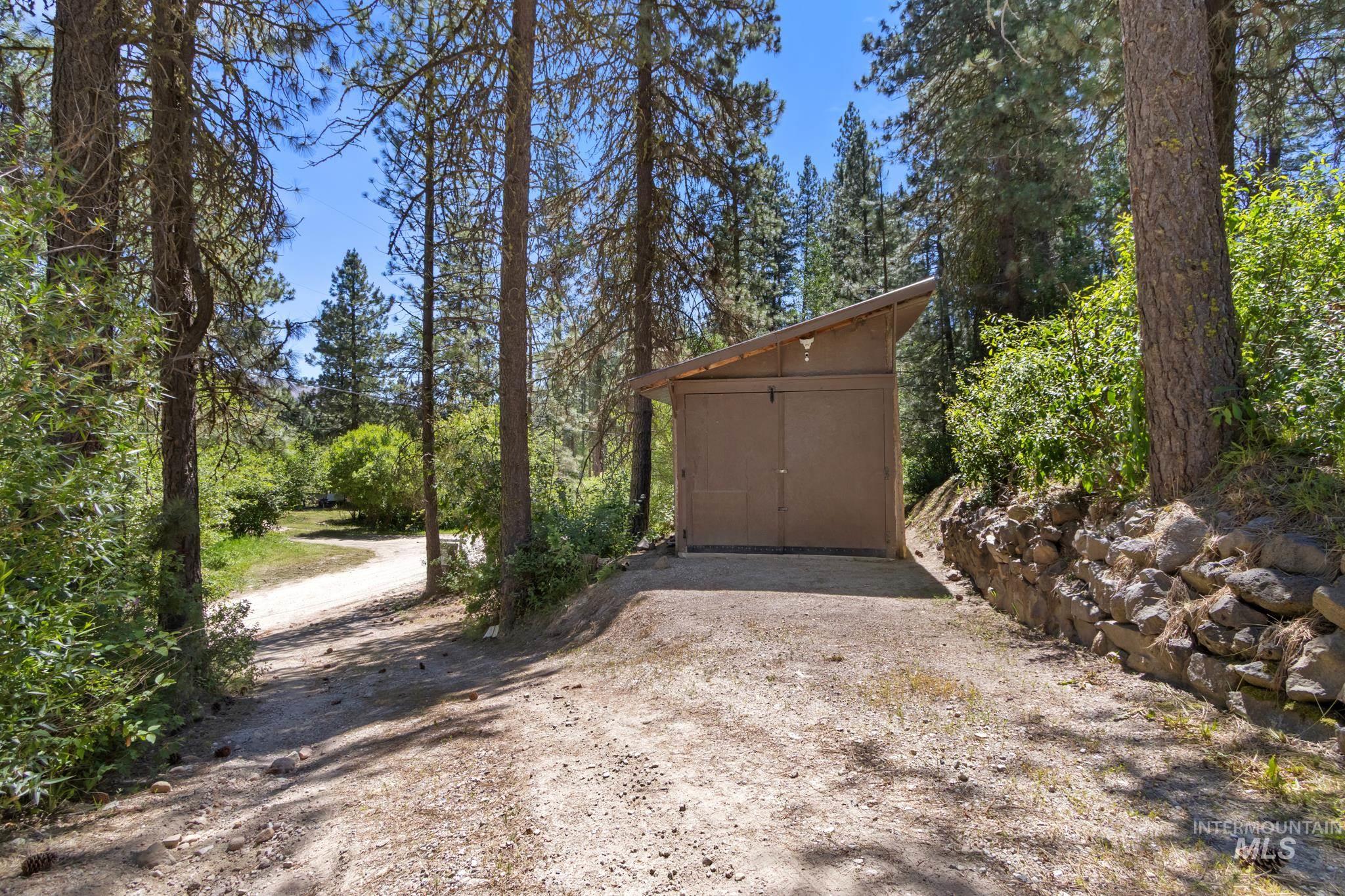 29 Beaver Creek Rd, Boise, Idaho 83716-3323, 3 Bedrooms, 2 Bathrooms, Residential For Sale, Price $249,900, 98990280