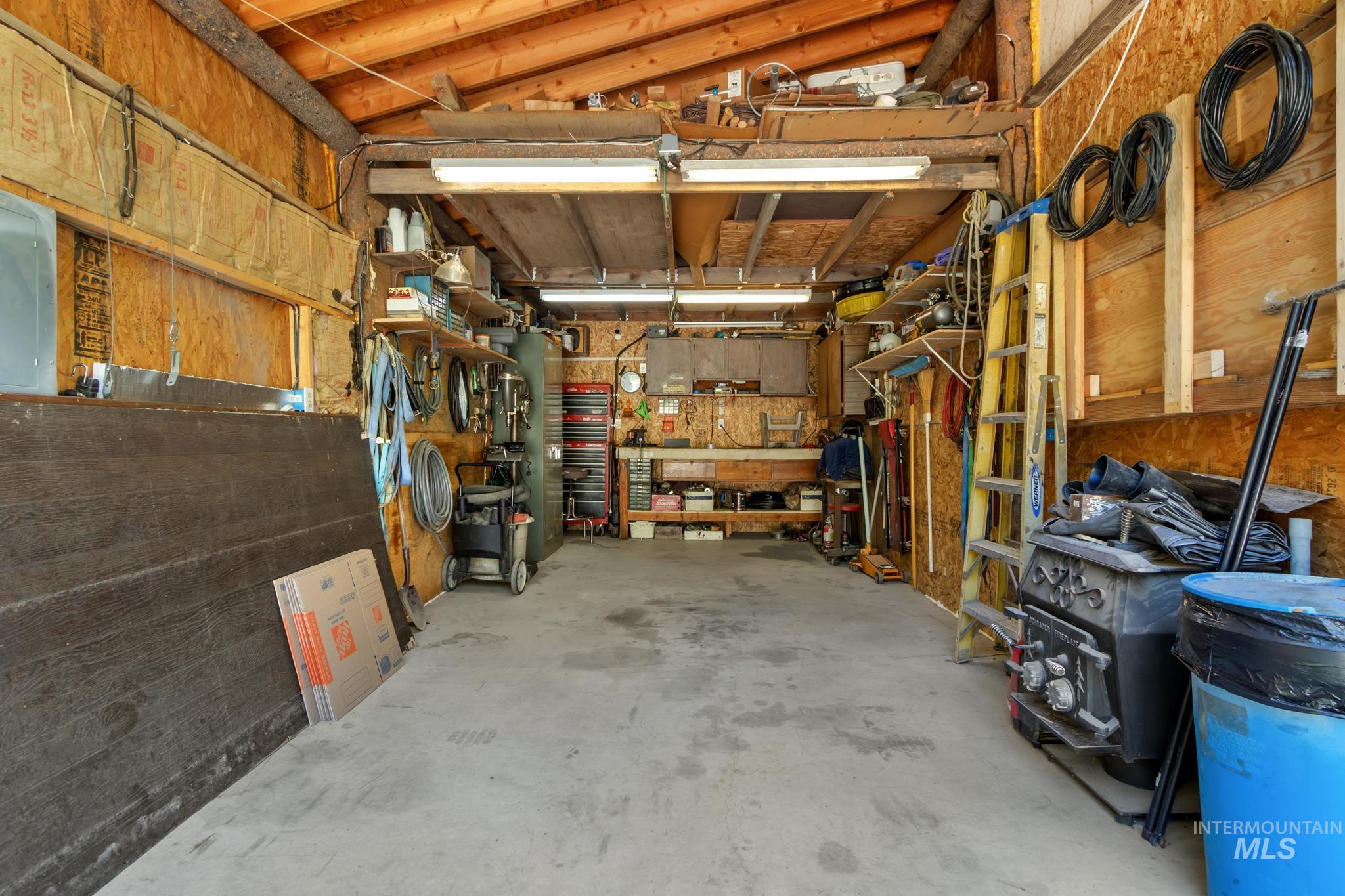 29 Beaver Creek Rd, Boise, Idaho 83716-3323, 3 Bedrooms, 2 Bathrooms, Residential For Sale, Price $249,900, 98990280