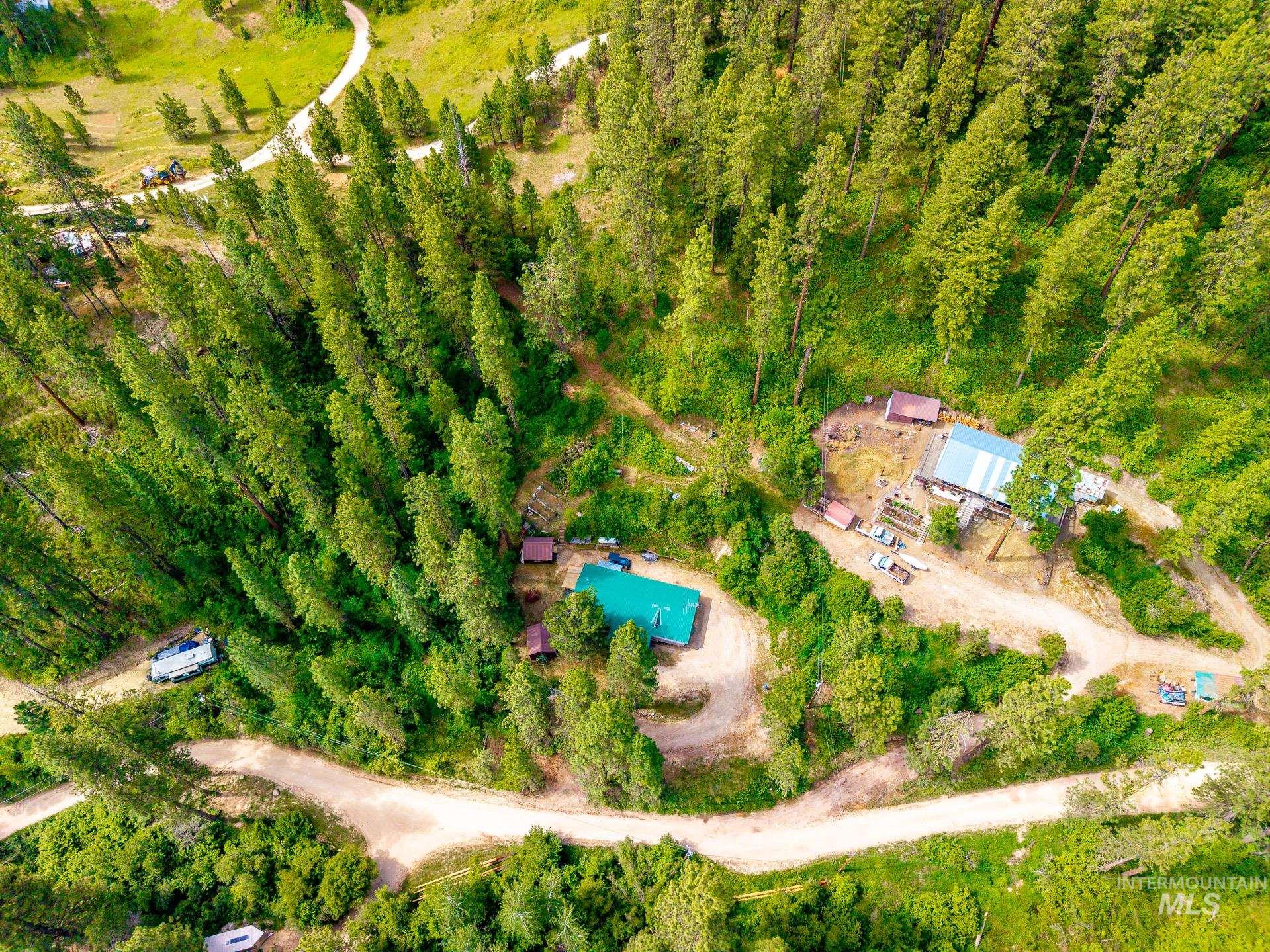 29 Beaver Creek Rd, Boise, Idaho 83716-3323, 3 Bedrooms, 2 Bathrooms, Residential For Sale, Price $249,900, 98990280
