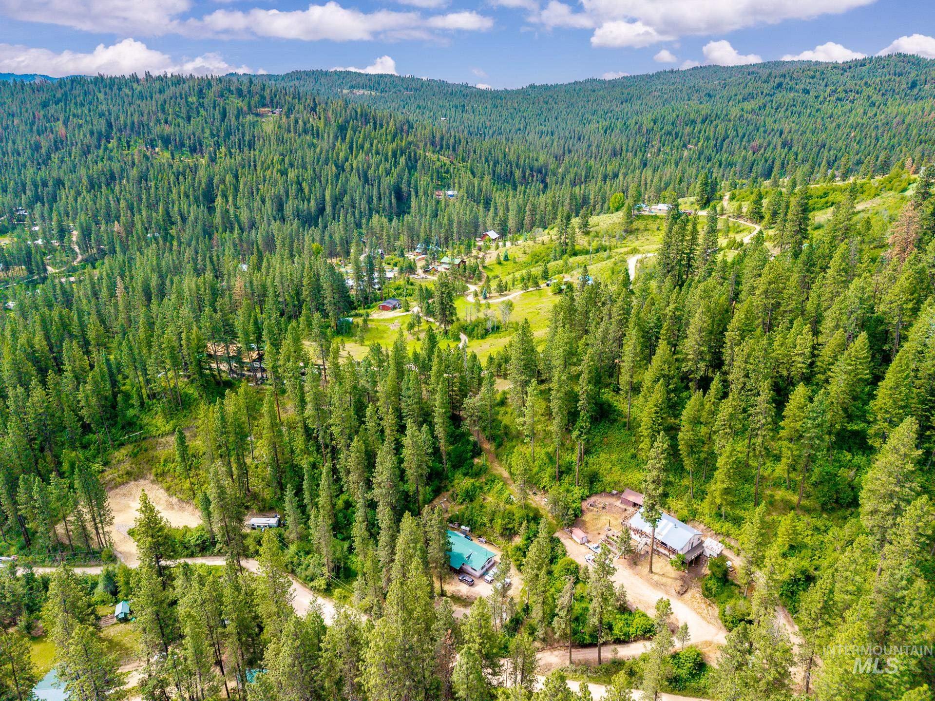 29 Beaver Creek Rd, Boise, Idaho 83716-3323, 3 Bedrooms, 2 Bathrooms, Residential For Sale, Price $249,900, 98990280