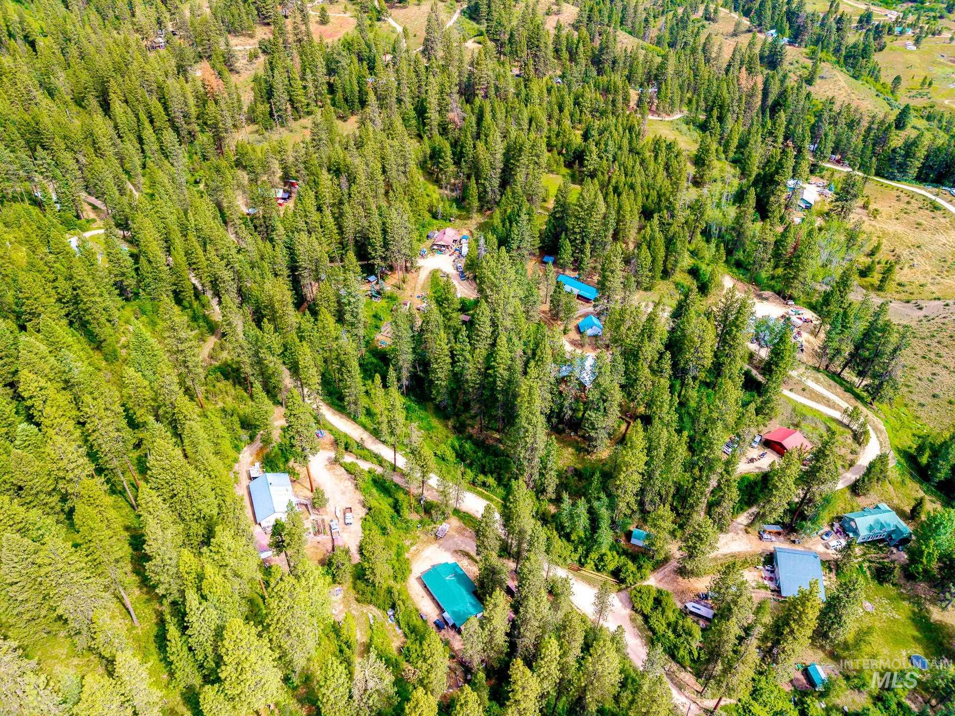 29 Beaver Creek Rd, Boise, Idaho 83716-3323, 3 Bedrooms, 2 Bathrooms, Residential For Sale, Price $249,900, 98990280